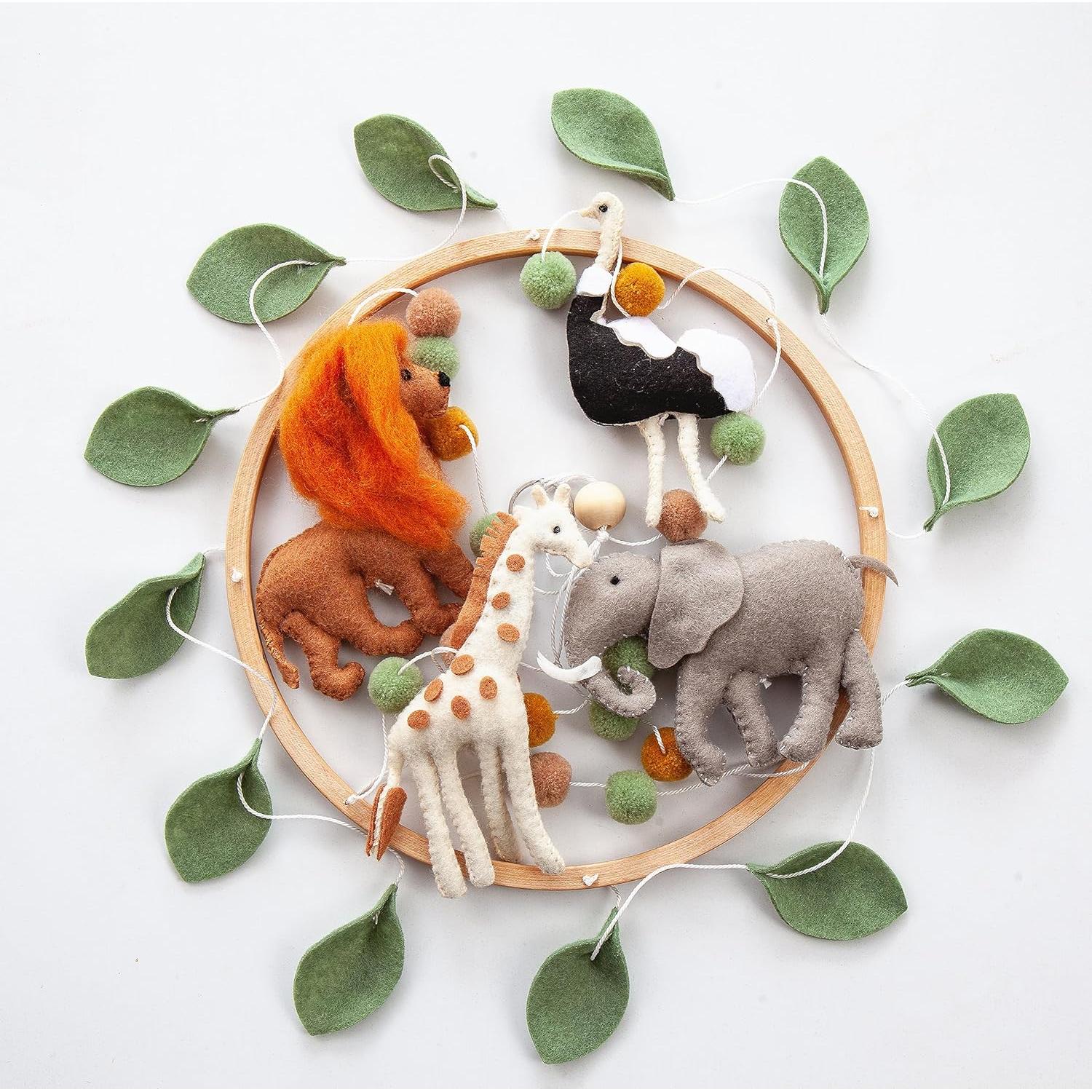 Móvil de Cuna Aventura Safari Sorrel + Fern - Fieltro Ajustable