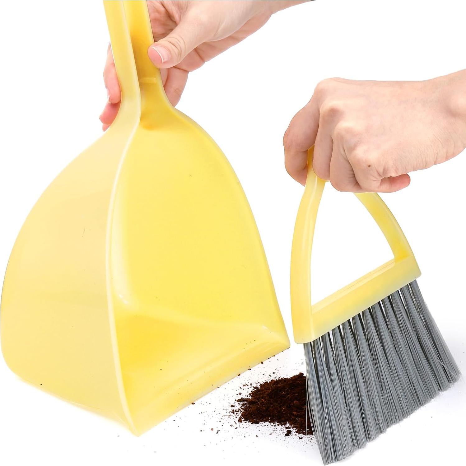 Set de 4 Mini Escobas con Recogedor Nicunom para Niños