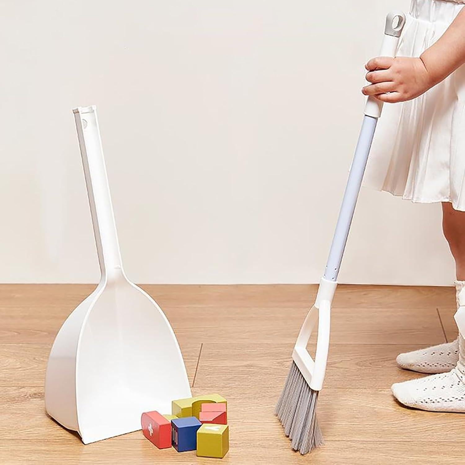 Set de 4 Mini Escobas con Recogedor Nicunom para Niños