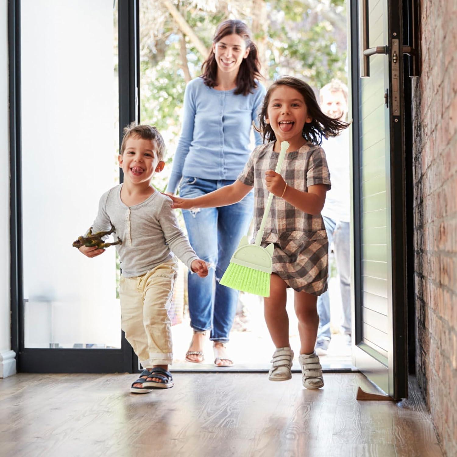 Escoba de Caricatura Amosfun para Niños - Verde Claro - 51x16cm