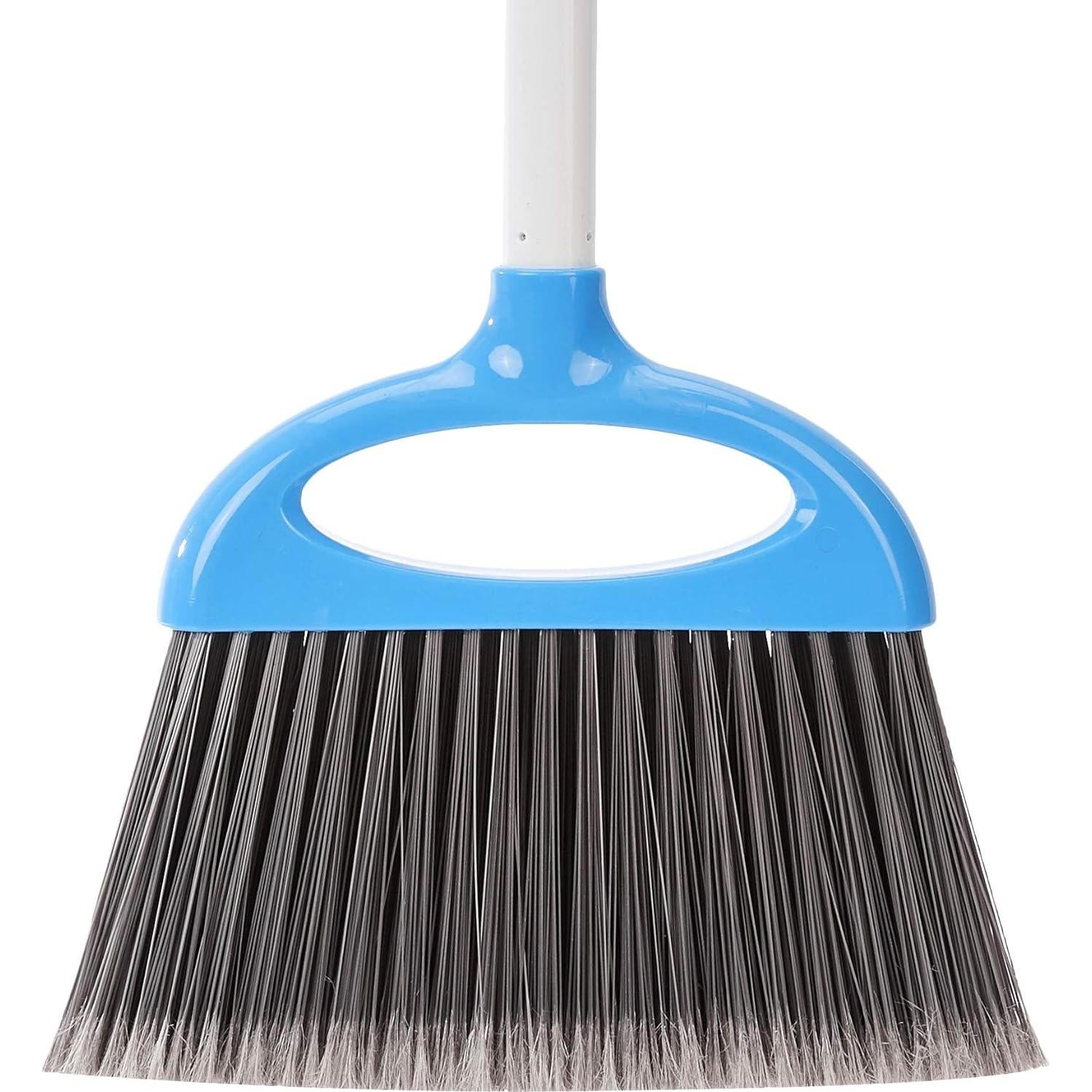 Juego de Escoba y Recogedor Amazon Basics Azul y Blanco