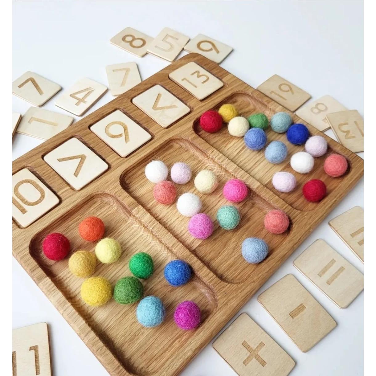 Tablero de Matemáticas Montessori de Madera con Tarjetas y Bolas