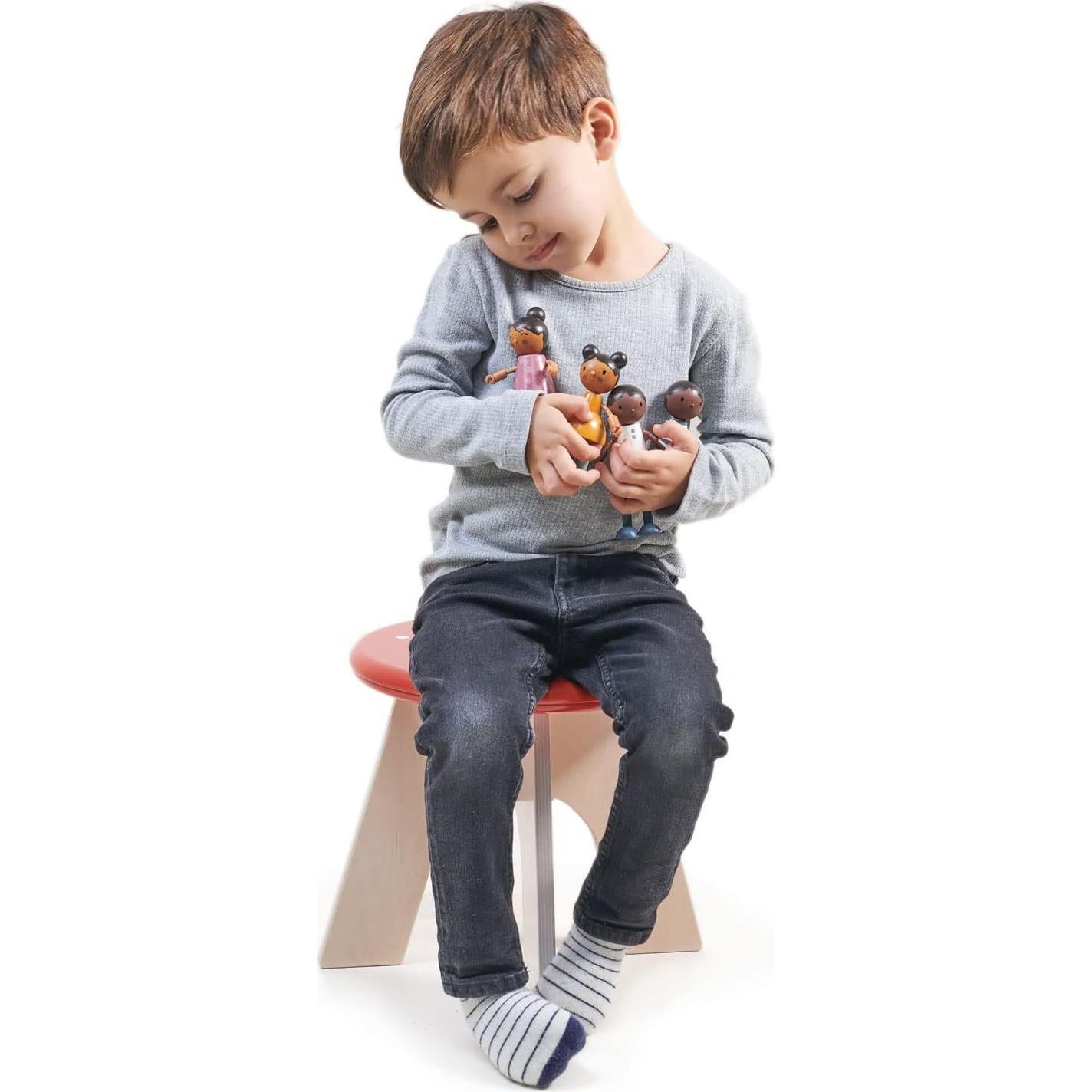 Familia de Muñecas de Madera Tender Leaf Toys - Multiculturales