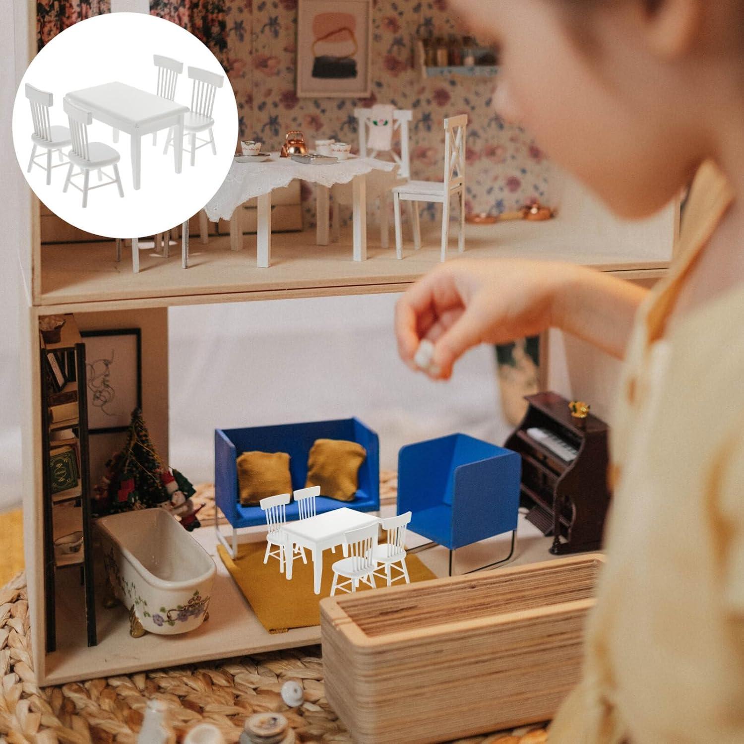 Conjunto Miniatura Mesa y Sillas Beaupretty para Casa de Muñecas