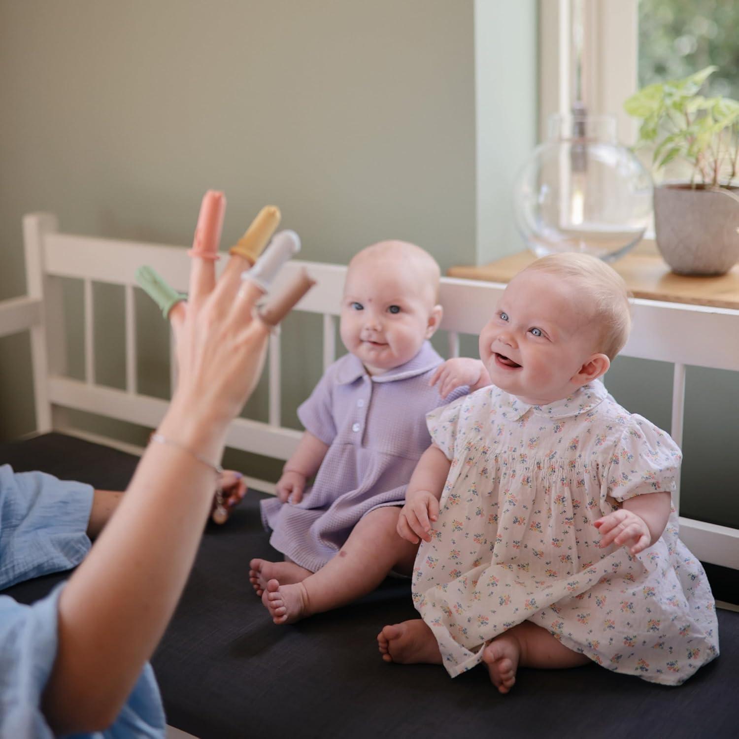 Títeres de dedo de silicona Mushie 5-pack para niños