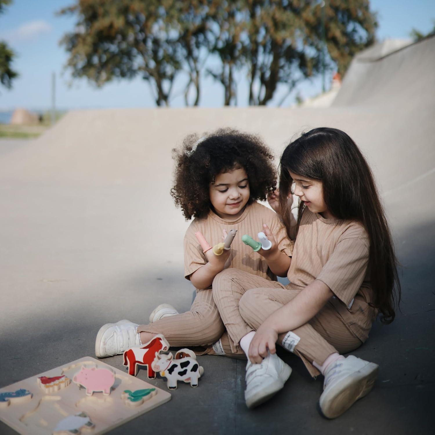 Títeres de dedo de silicona Mushie 5-pack para niños