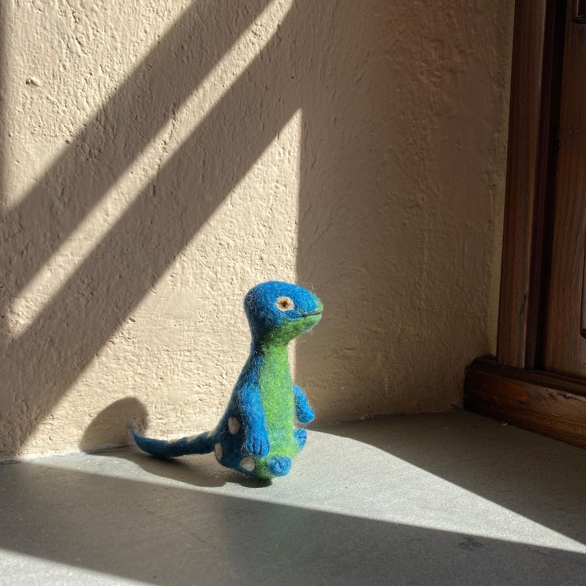 Títere de dedo Brontosaurus azul Ganapati Crafts 10 cm