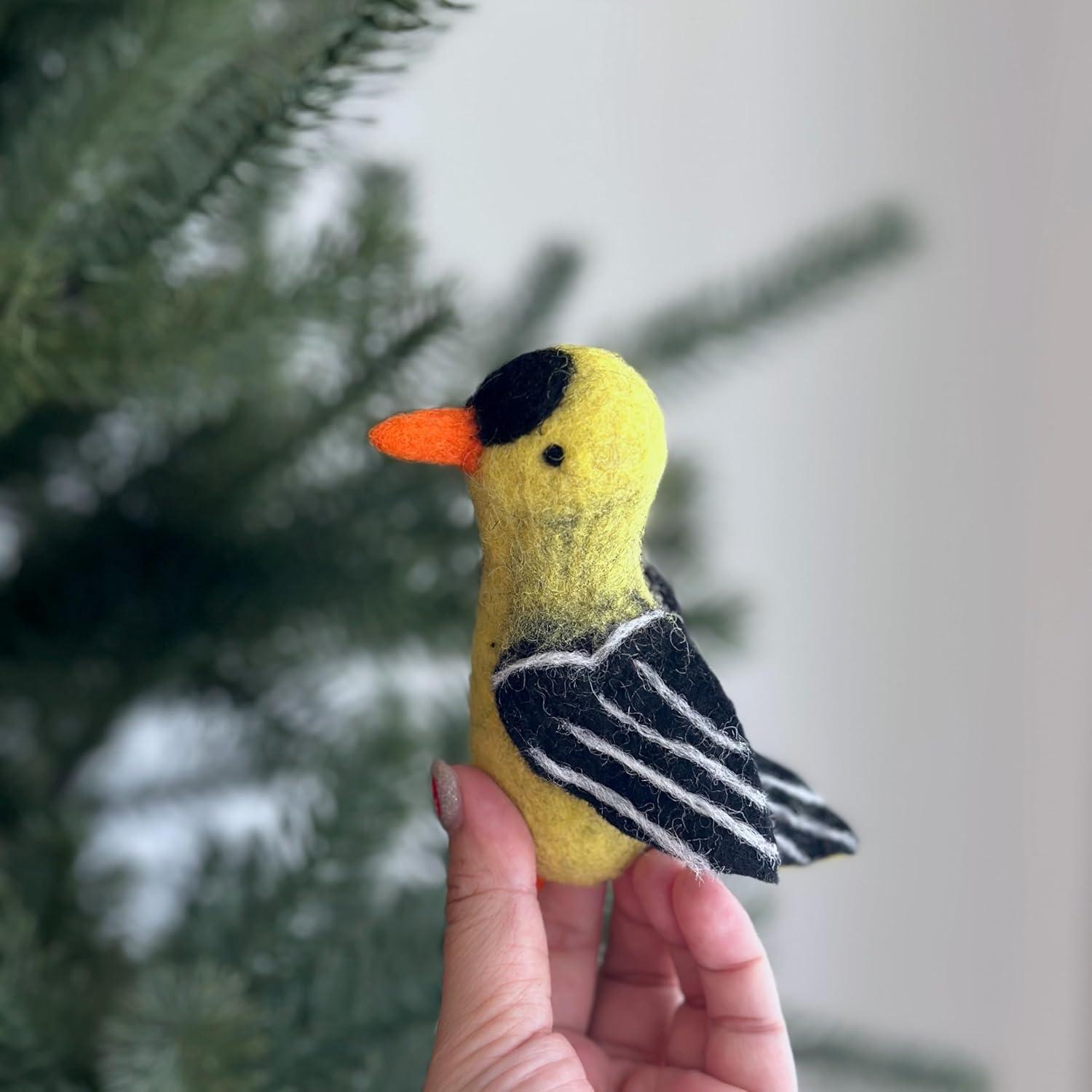 Títere de dedo jilguero hecho a mano Ganapati Crafts 10 cm
