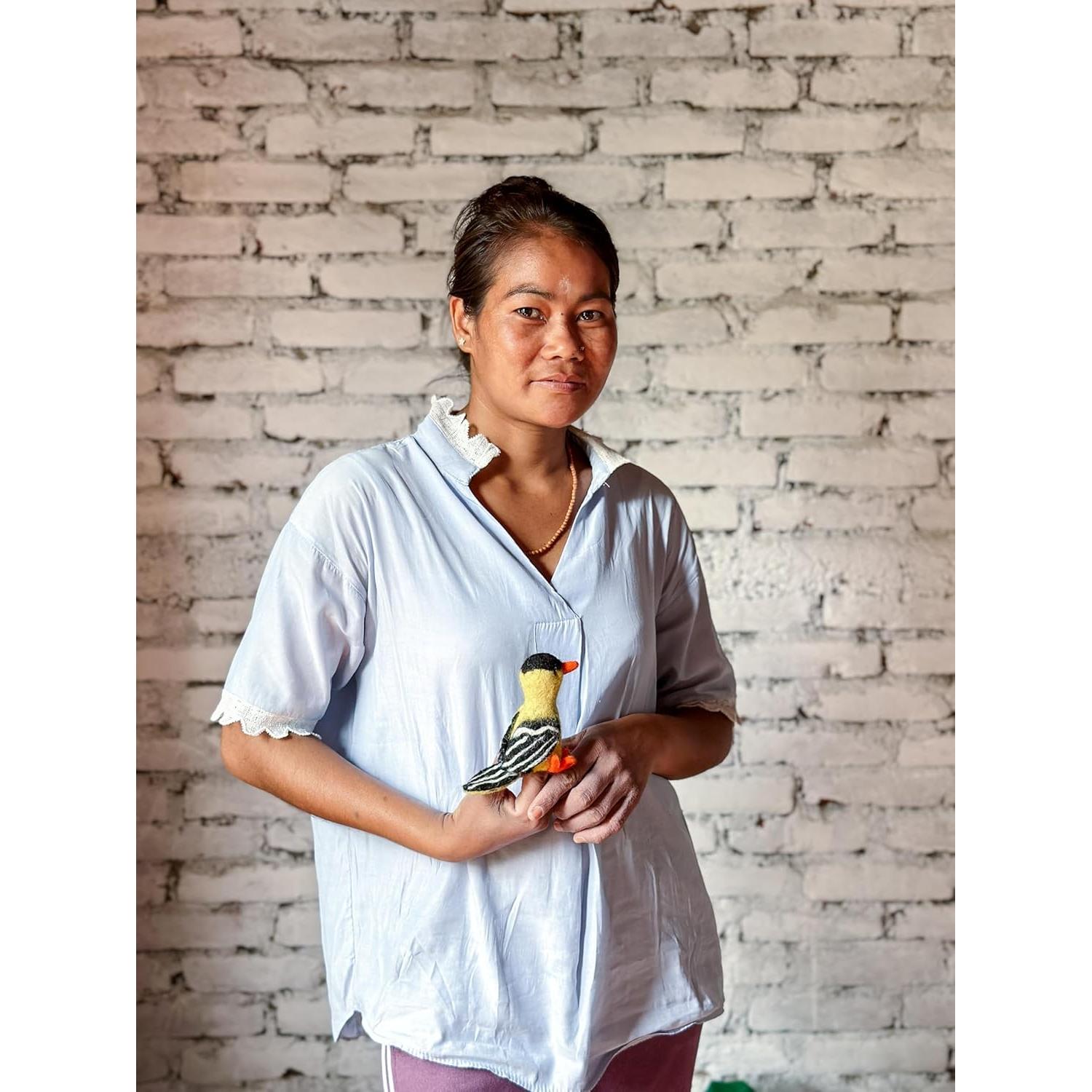 Títere de dedo jilguero hecho a mano Ganapati Crafts 10 cm