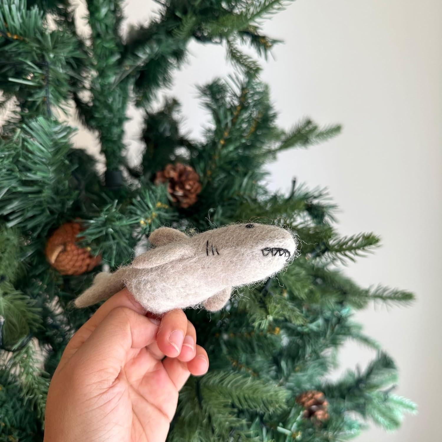 Títere de Dedo Tiburón Hecho a Mano - Juguete Ecológico