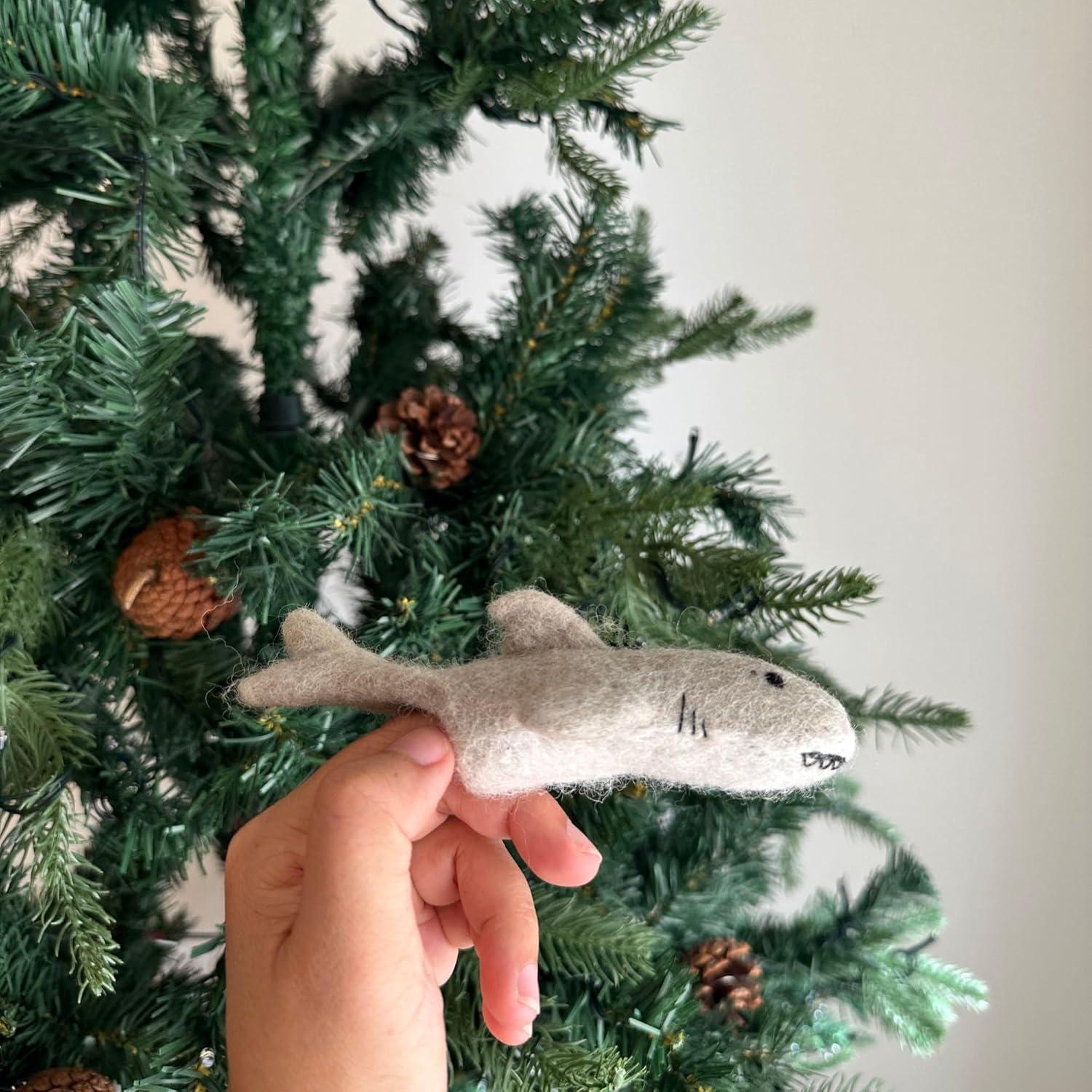 Títere de Dedo Tiburón Hecho a Mano - Juguete Ecológico