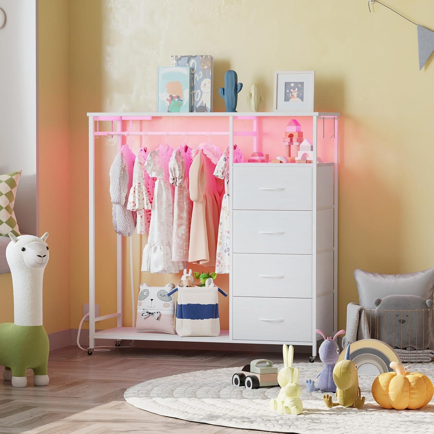 Cómoda Blanca Somdot con Rack Colgante y Luz LED 4 Cajones