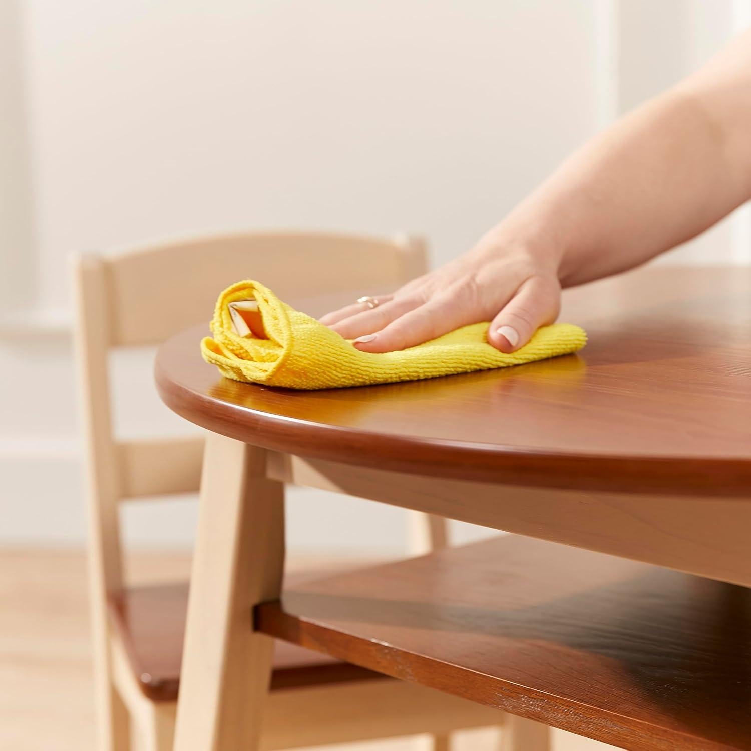 Conjunto de Mesa y Sillas ECR4Kids Hideaway para Niños