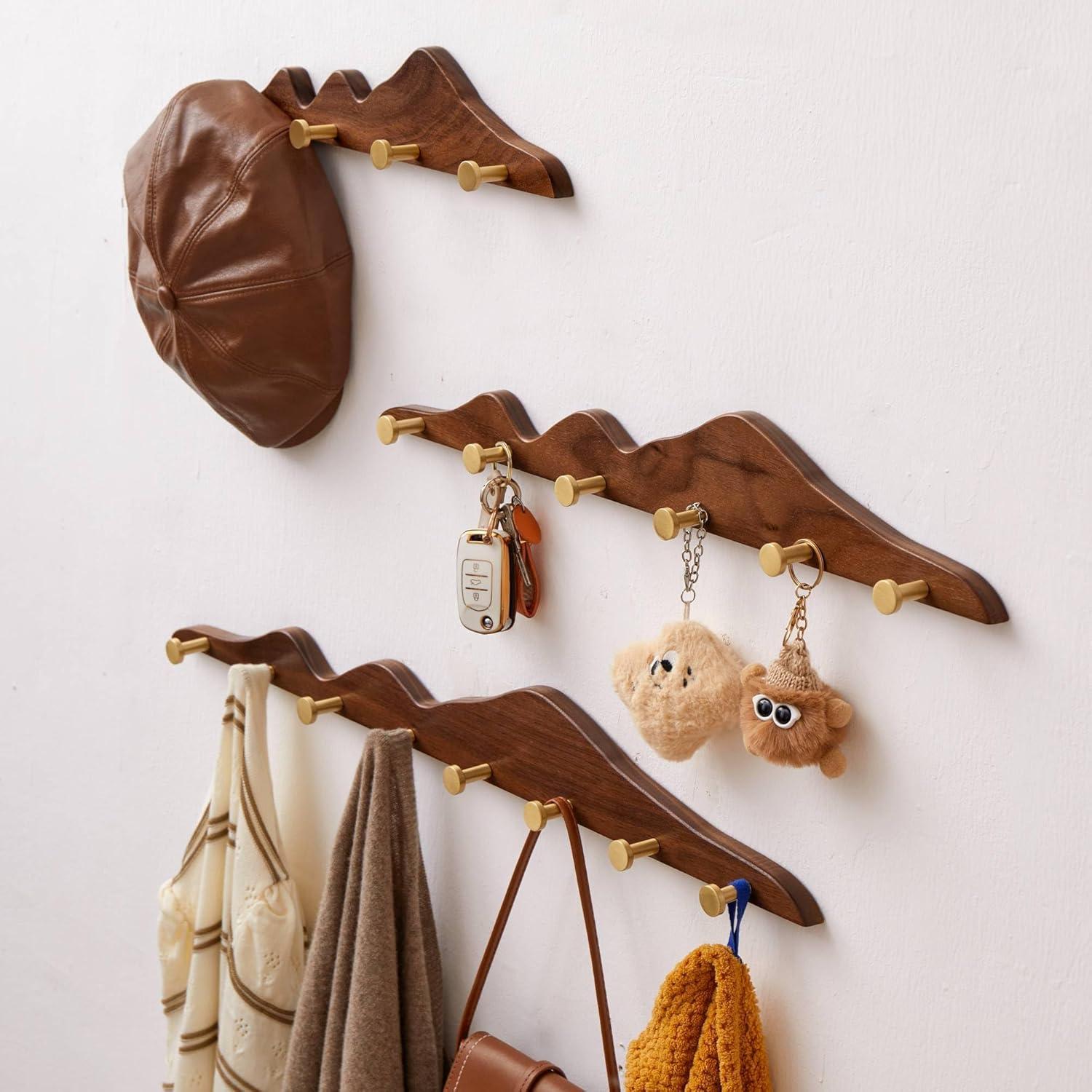 Perchero de Pared ESDOPA de Madera Nogal con 6 Ganchos Dorados