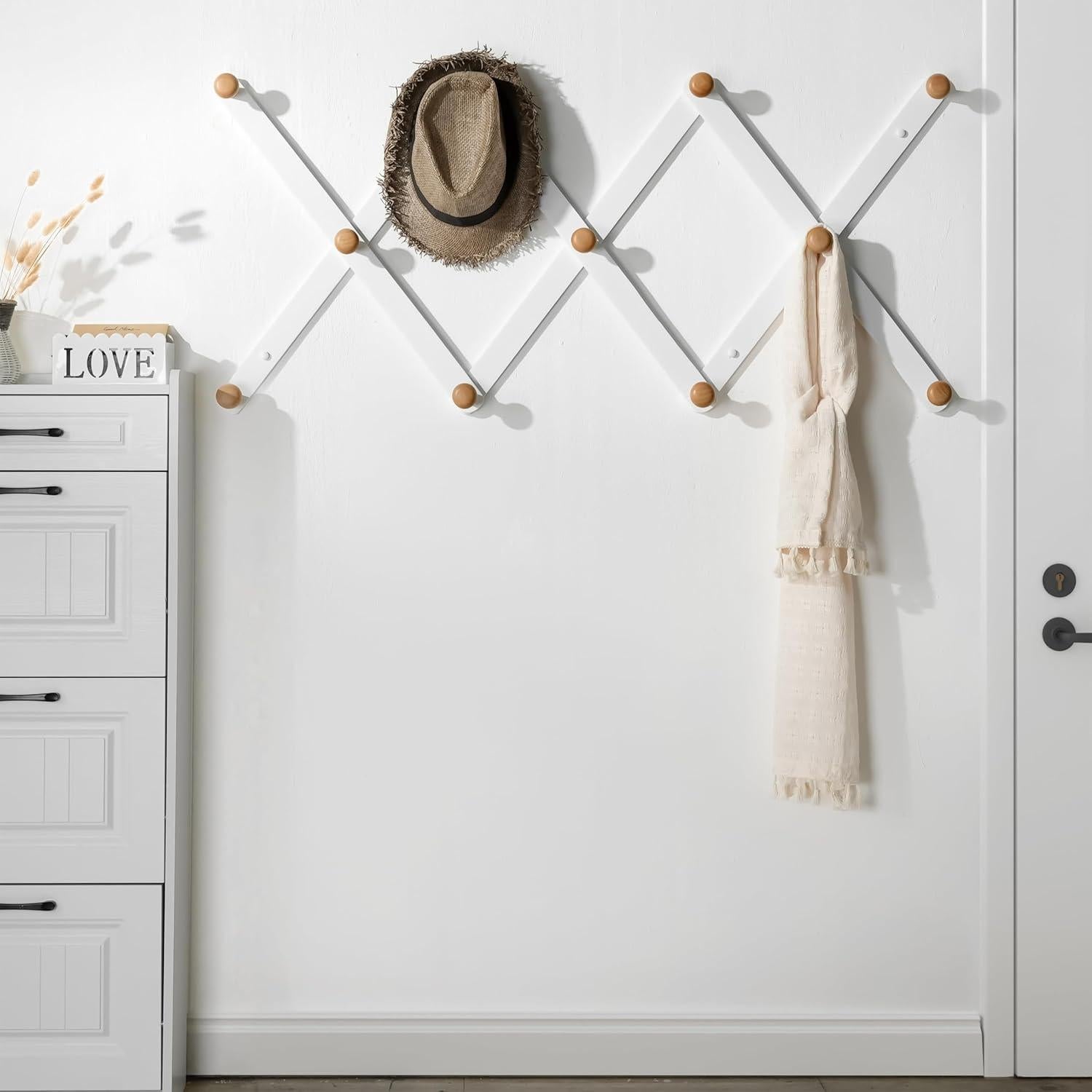 Perchero de Pared SKOLOO 61cm con 11 Ganchos Expandibles