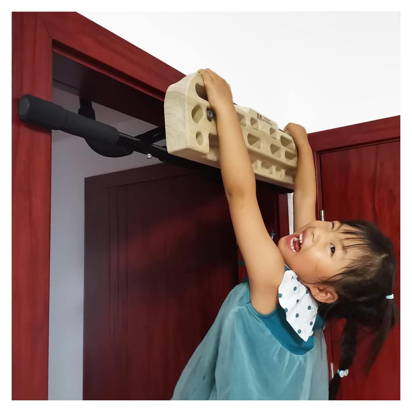 Hangboard para Escalada TWO STONES CJ-HB2106 con Barra de Dominadas