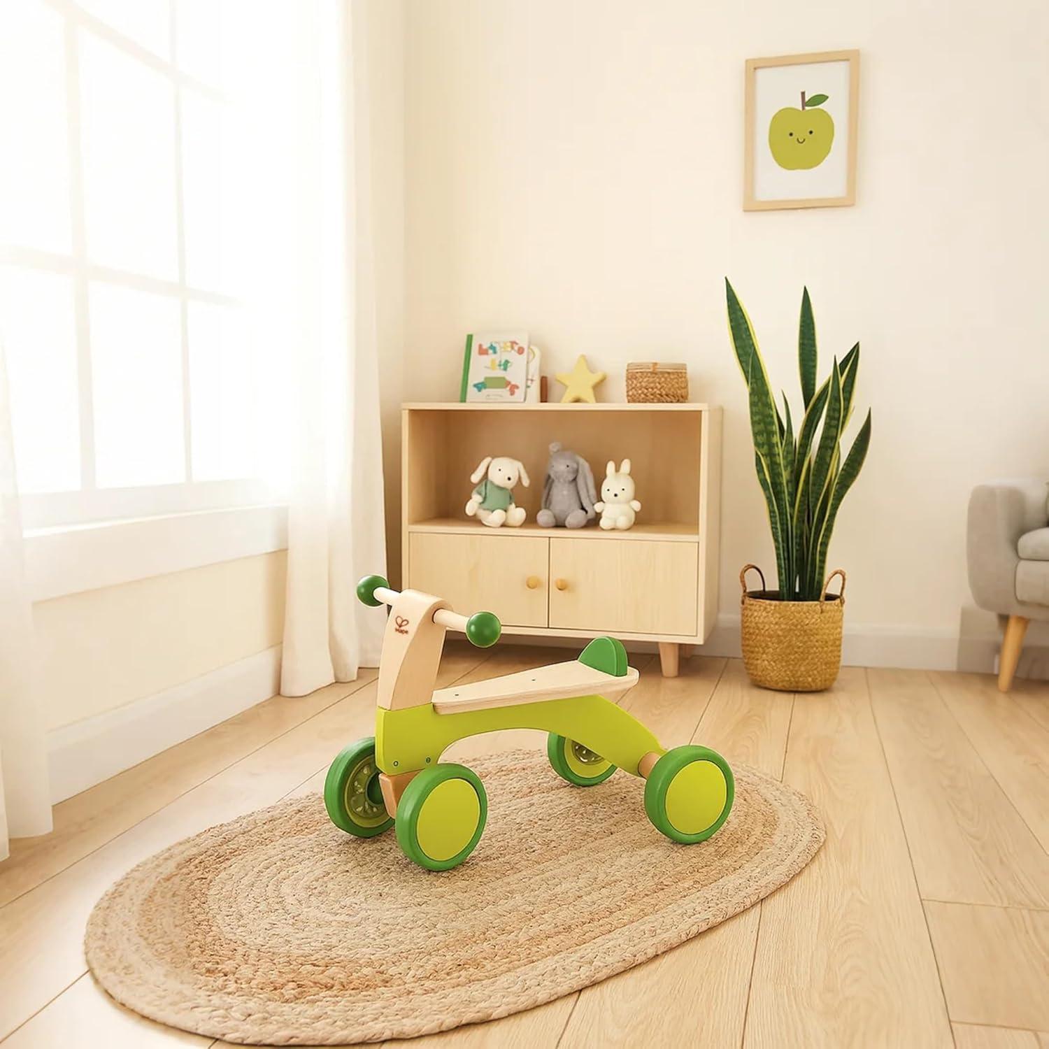 Bicicleta de empuje de madera Hape E0101 verde para niños