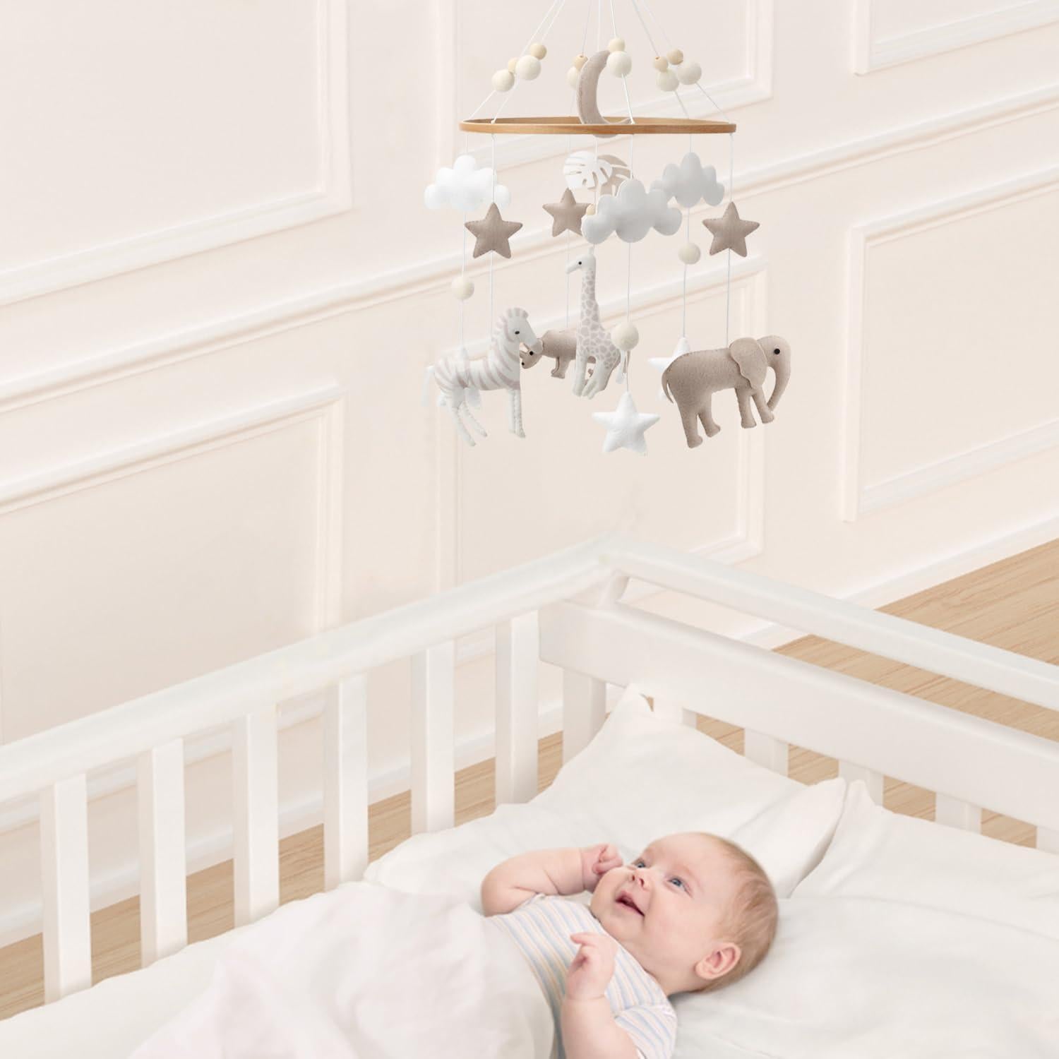 Móvil de Cuna Hecho a Mano Flora & Ivy Safari Neutro