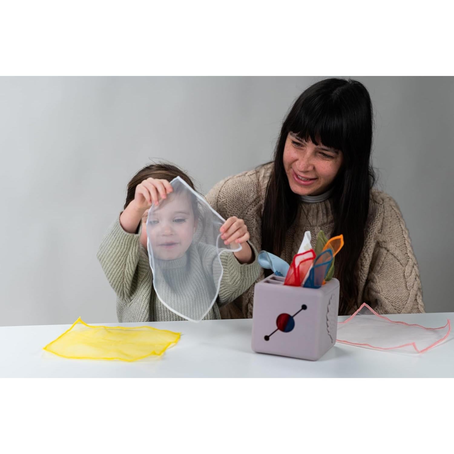 Caja de Tejidos Taf Toys para Bebés - Juguete Sensorial 11.94x22.10cm