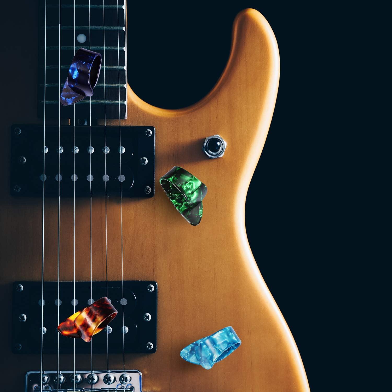 Puas de Pulgar Medianas de Celuloide - 12 Piezas con Caja