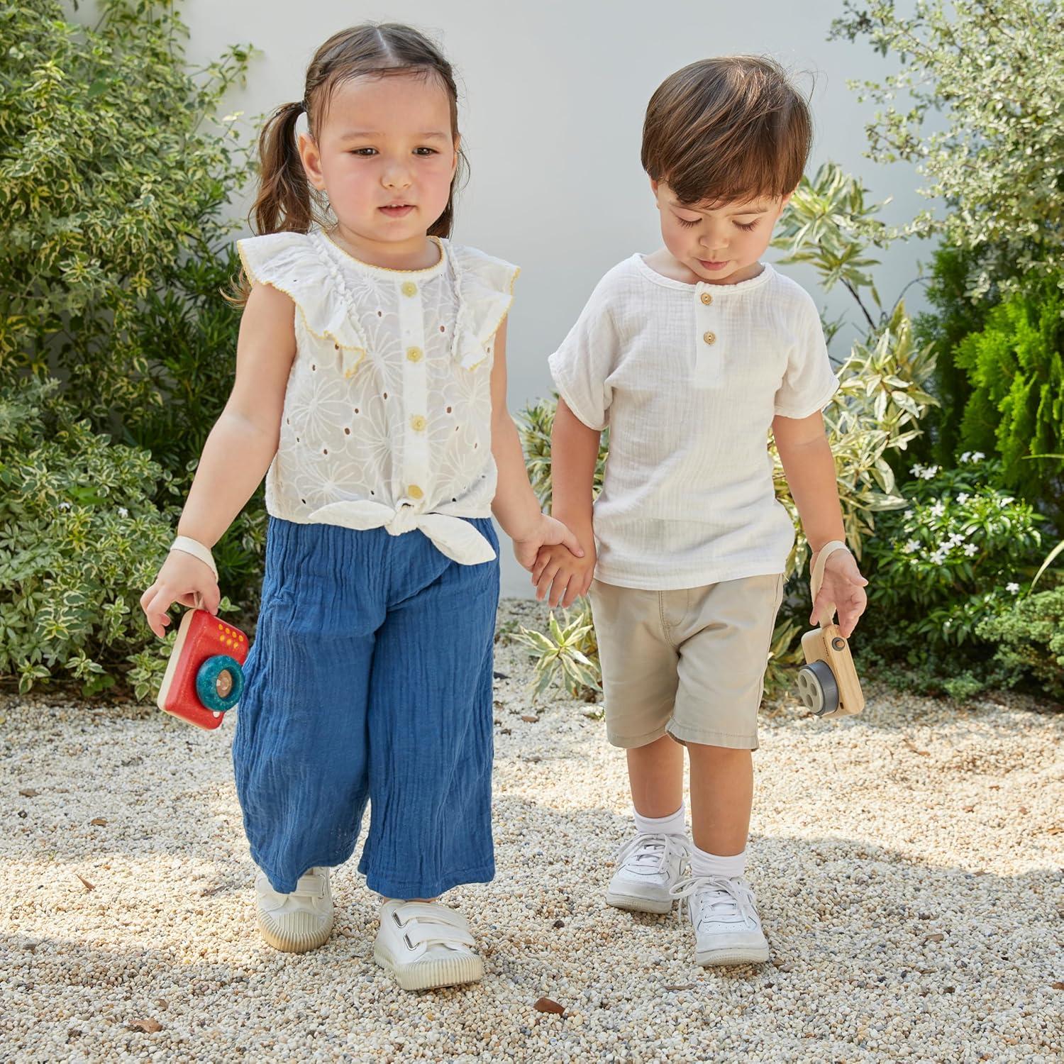 Cámara de Juguete de Madera PlanToys para Niños 18+ Meses