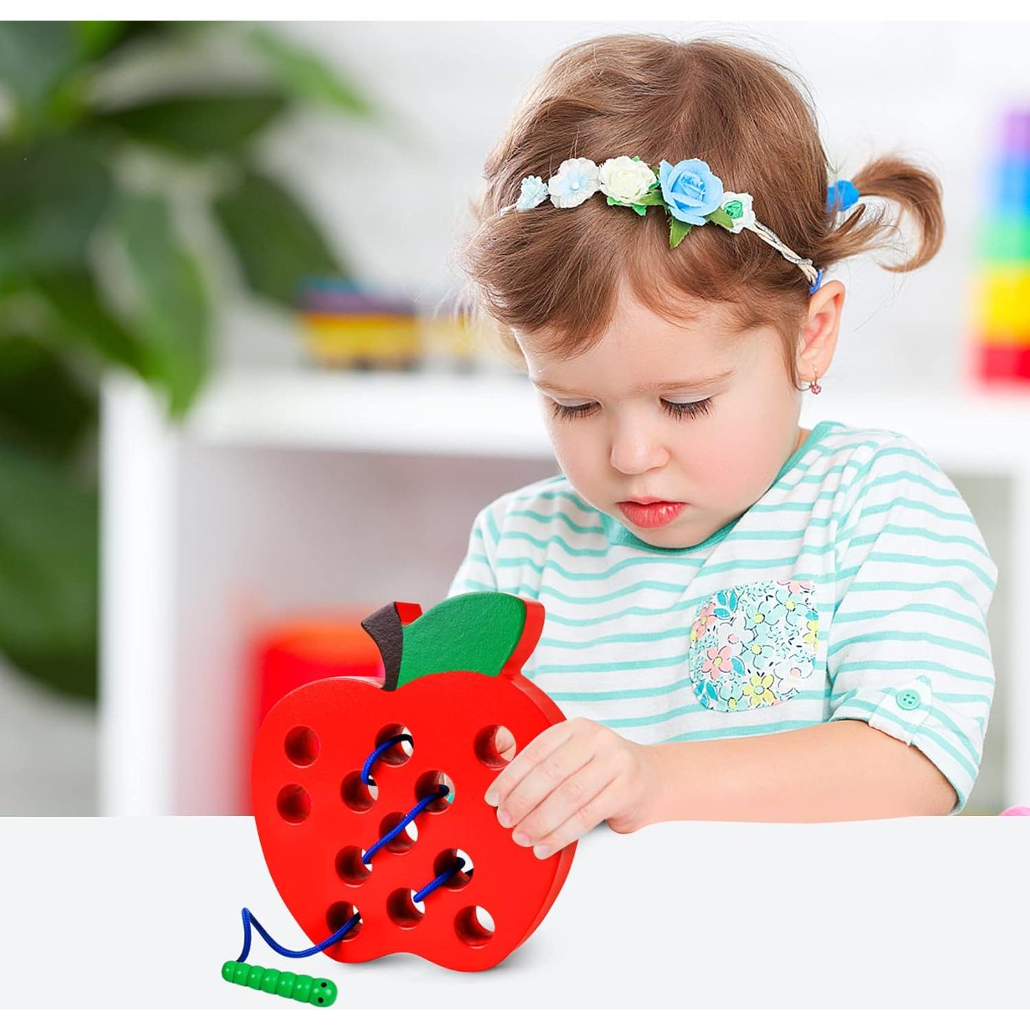 Juguete de Enhebrado de Madera Skrtuan Manzana 15x14cm