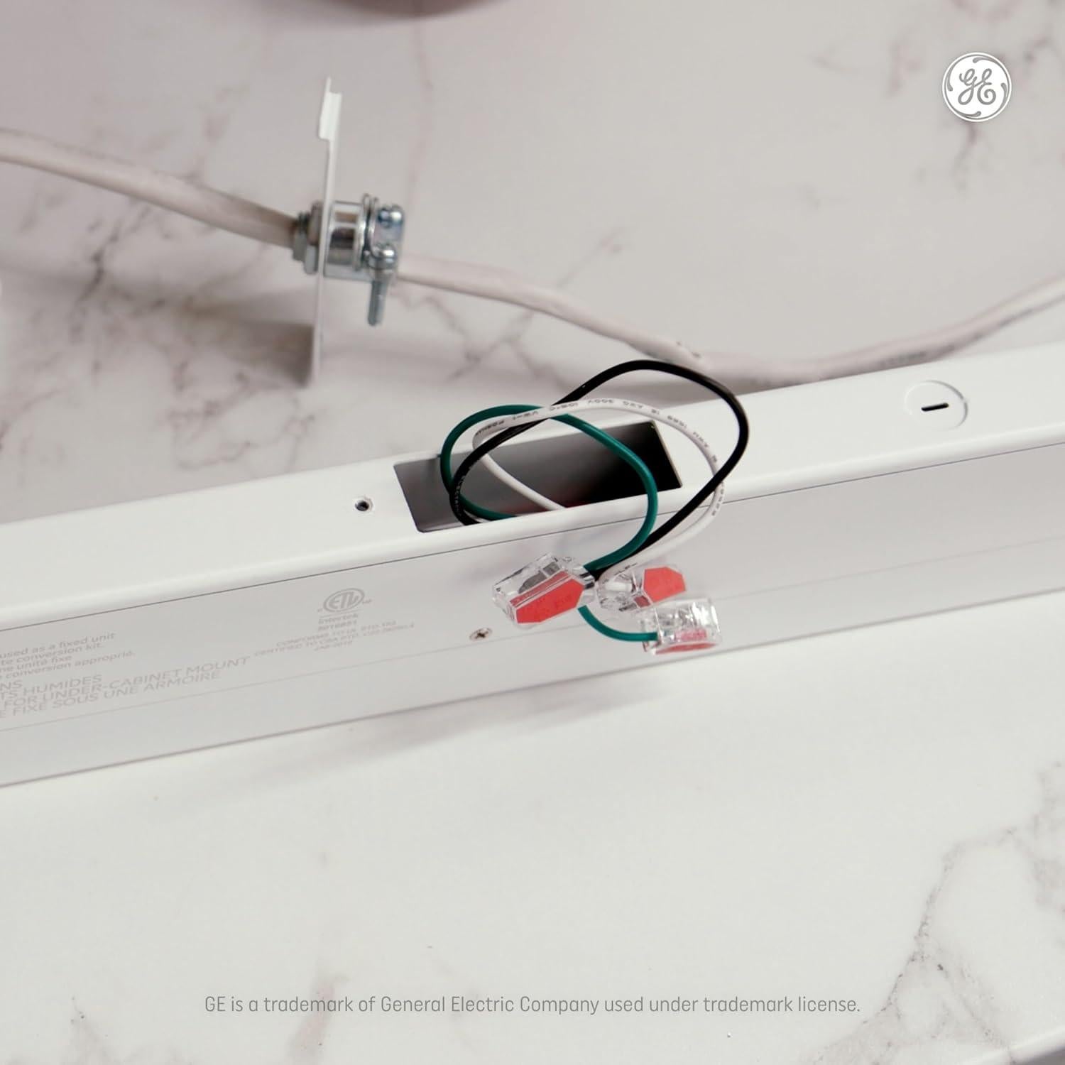 Fijación LED para Debajo del Gabinete GE 30.48 cm Blanco Cálido