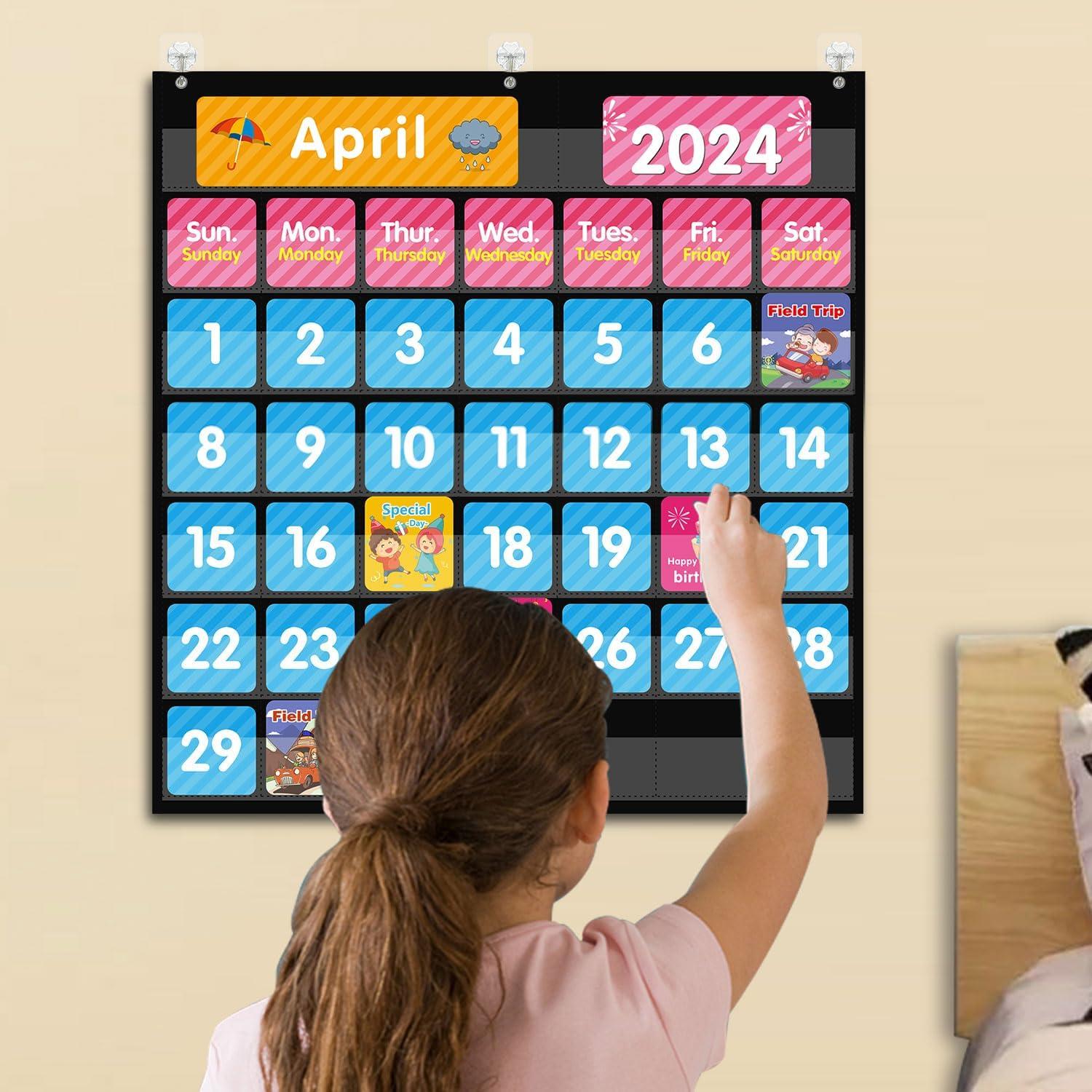 Calendario Educativo REGELETO 44 Bolsillos Negro 63.5x61cm
