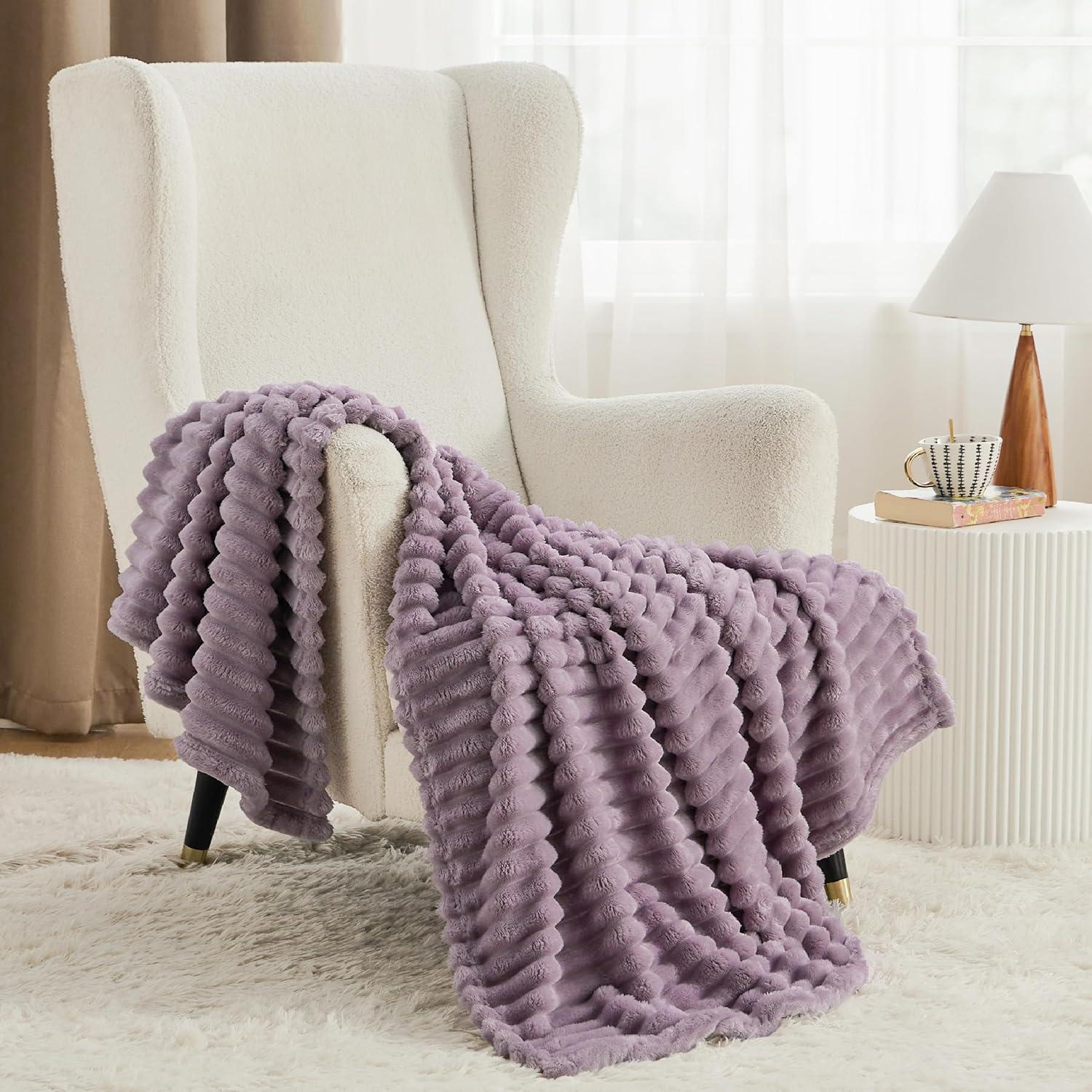 Manta Lanzadora Bedsure Morado Claro 127x152 cm Suave y Ligera