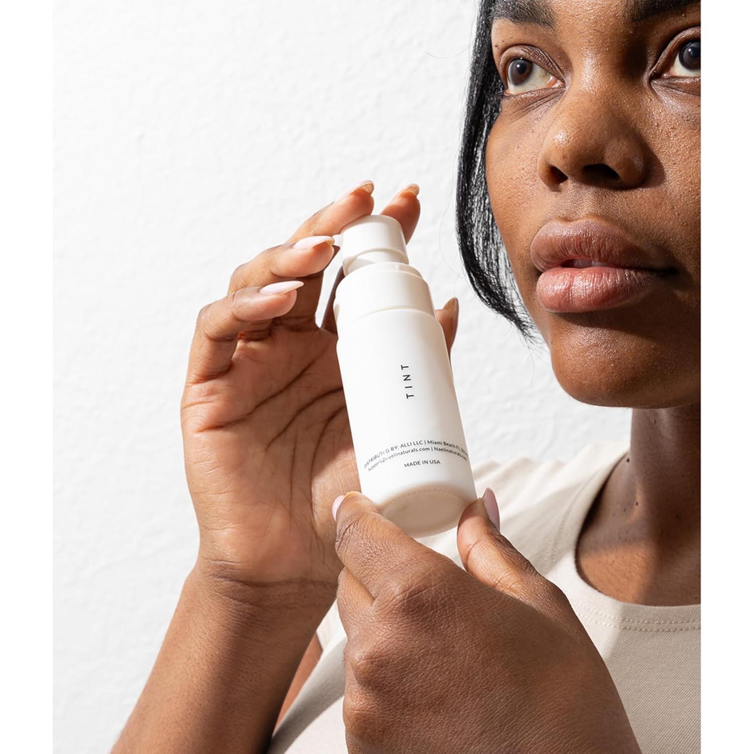 Hidratante Tinte Facial NAELI SPF 50 Oscuro - 39.4 g