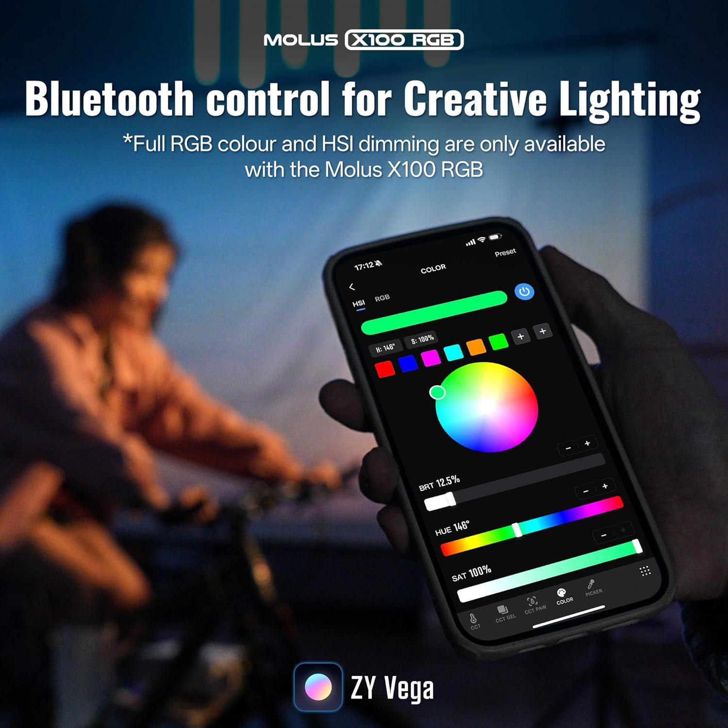 Luz de Video ZHIYUN MOLUS X100 RGB 100W con Kit Snoot Óptico