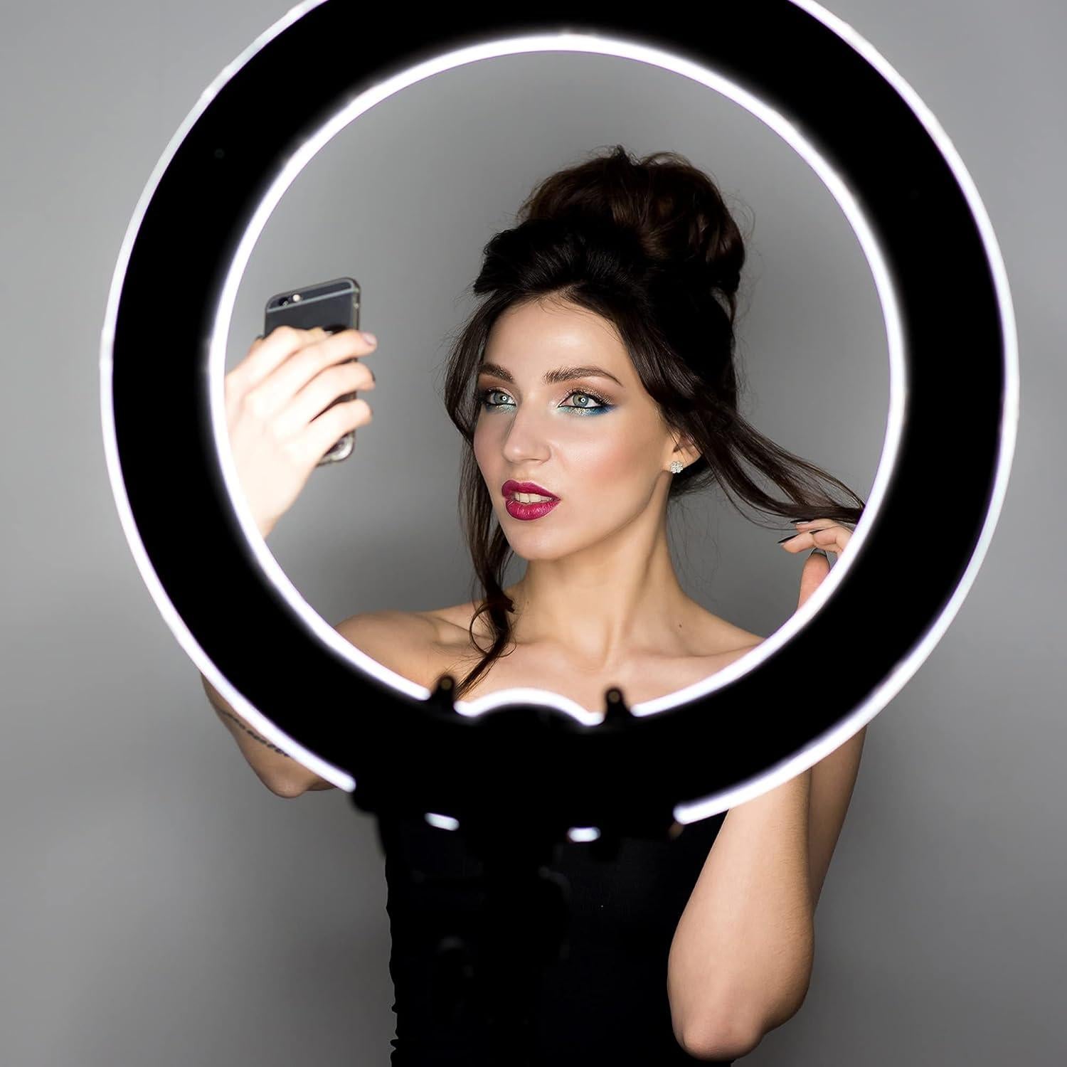 Luz de Anillo LED Xtreme 15.24cm con Trípode y Soporte