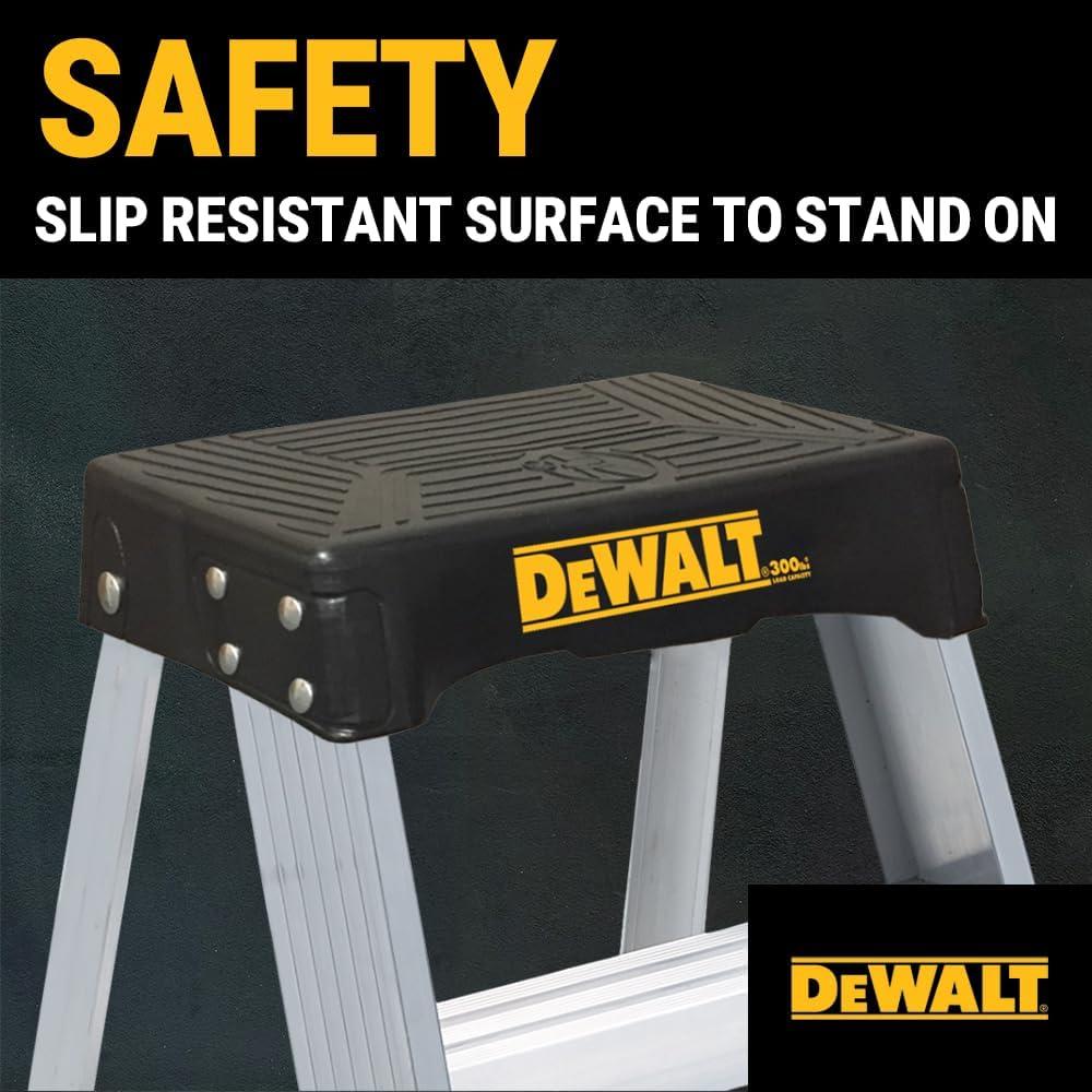 Escalera DeWalt Aluminio 2 Pies Industrial 136 kg DXL2010-02