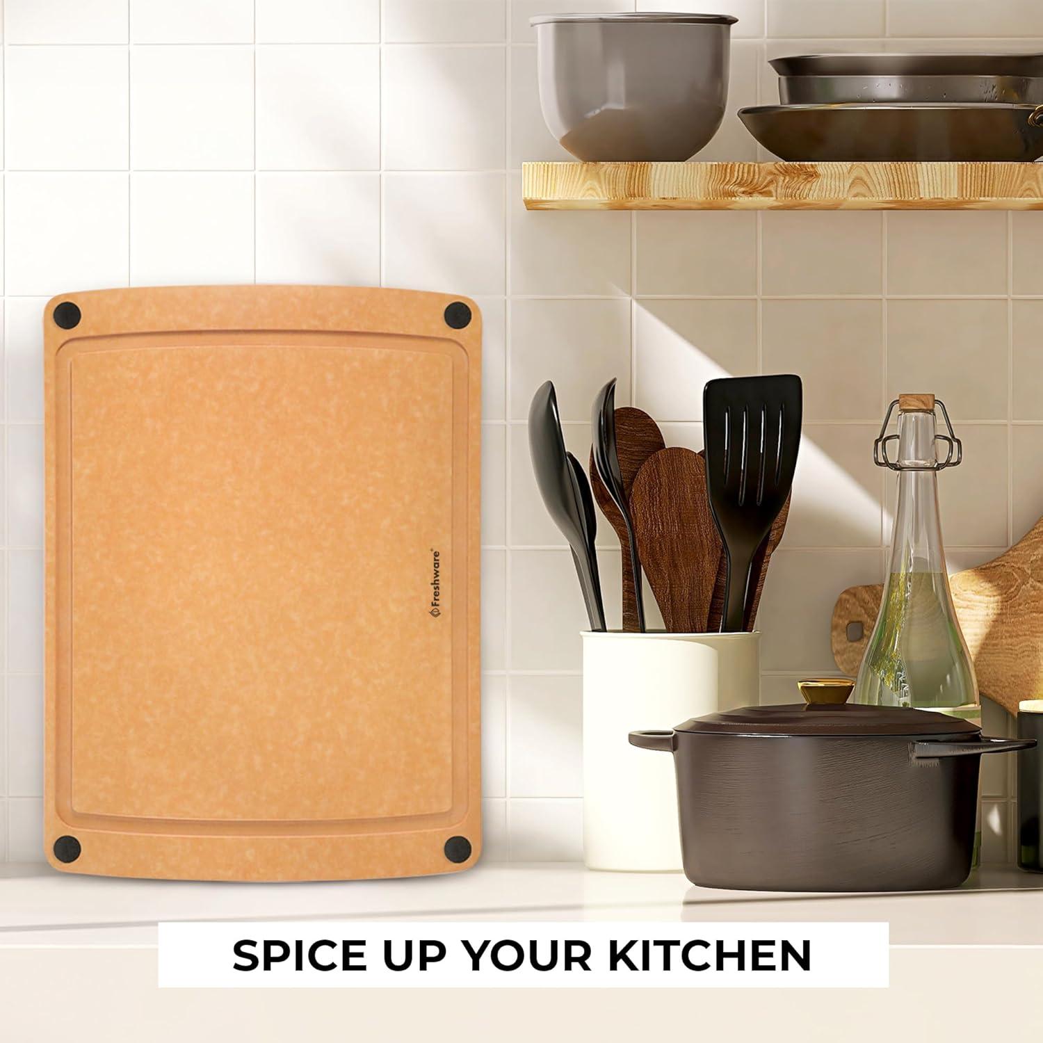 Tabla de Cortar de Madera Freshware 37.1x27.9cm con Surco