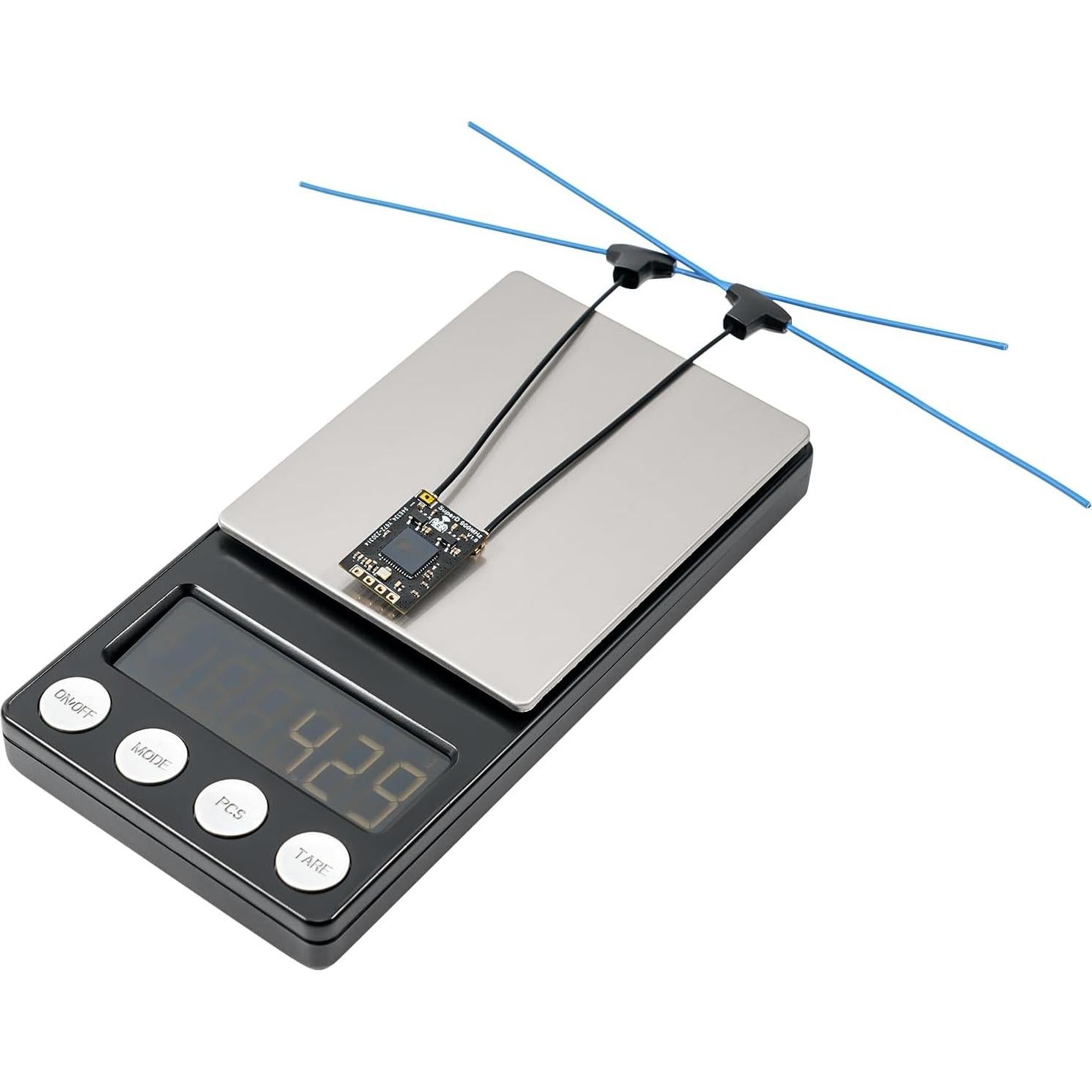 BETAFPV SuperD ELRS Diversity Receiver with Dual RX Chains 2 Antennas TXCO Tech Support CRSF Protocol for FPV Drone Fixed-Wing Aircraft Long Range Flying Aerial Photography FPV Freestyle Tricks-915M