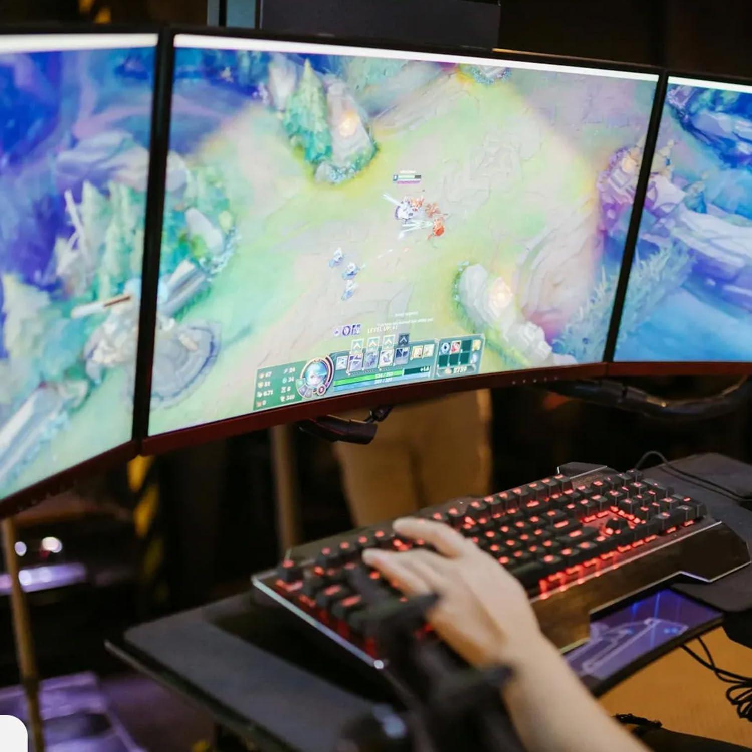 Kado Triple Monitor Curvado 27" 1920x1080 75Hz con Altavoces