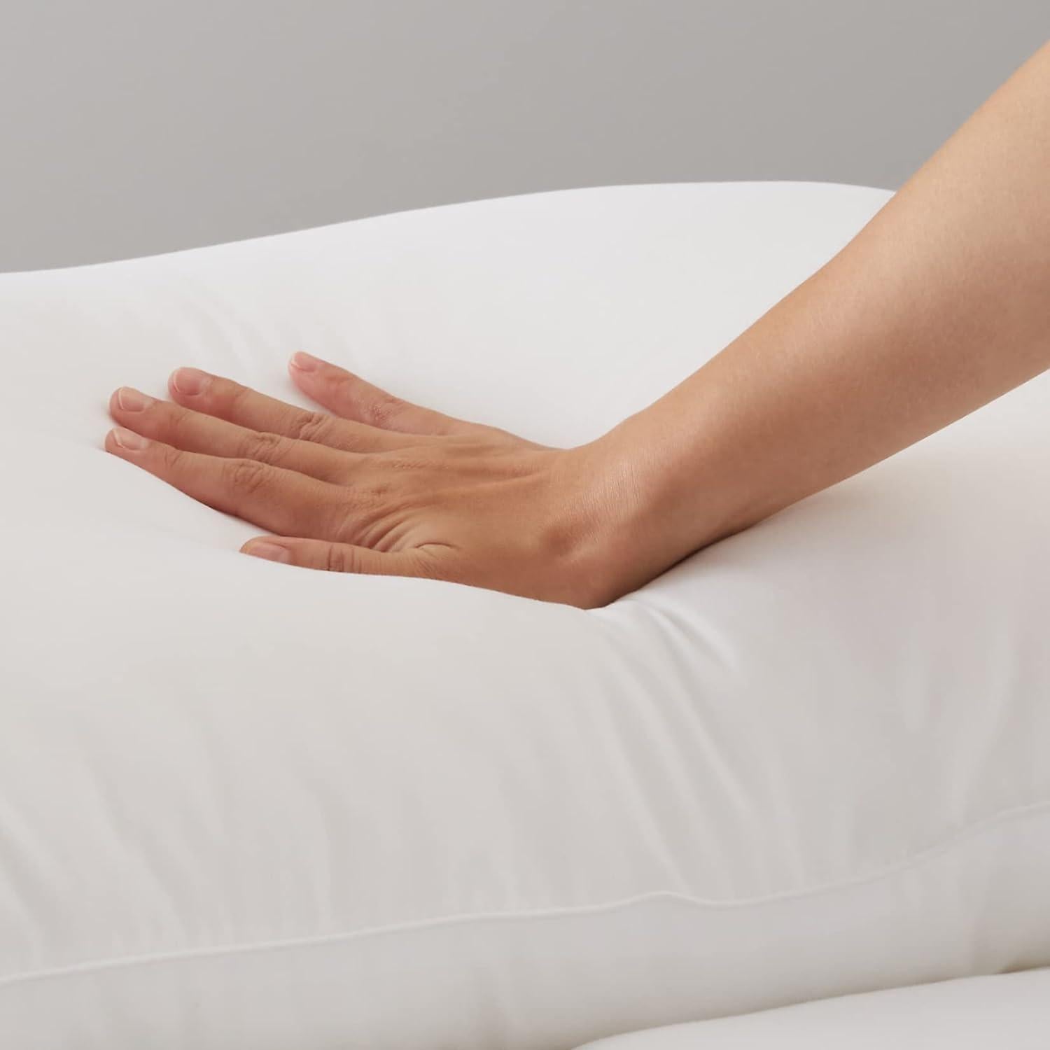 Almohadas de Cama Amazon Basics - Alternativa a Plumas, Suave, Estándar, Paquete de 2