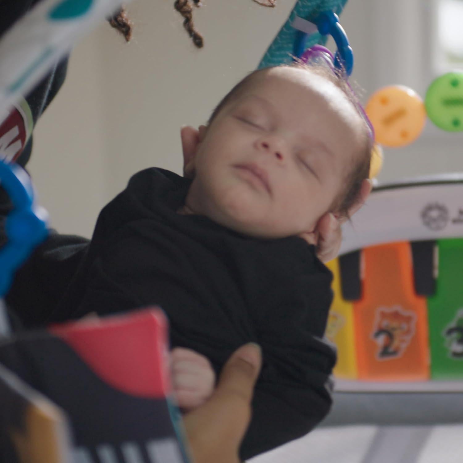 Cuna Plegable 3-en-1 Baby Einstein Kick & Snooze con Piano