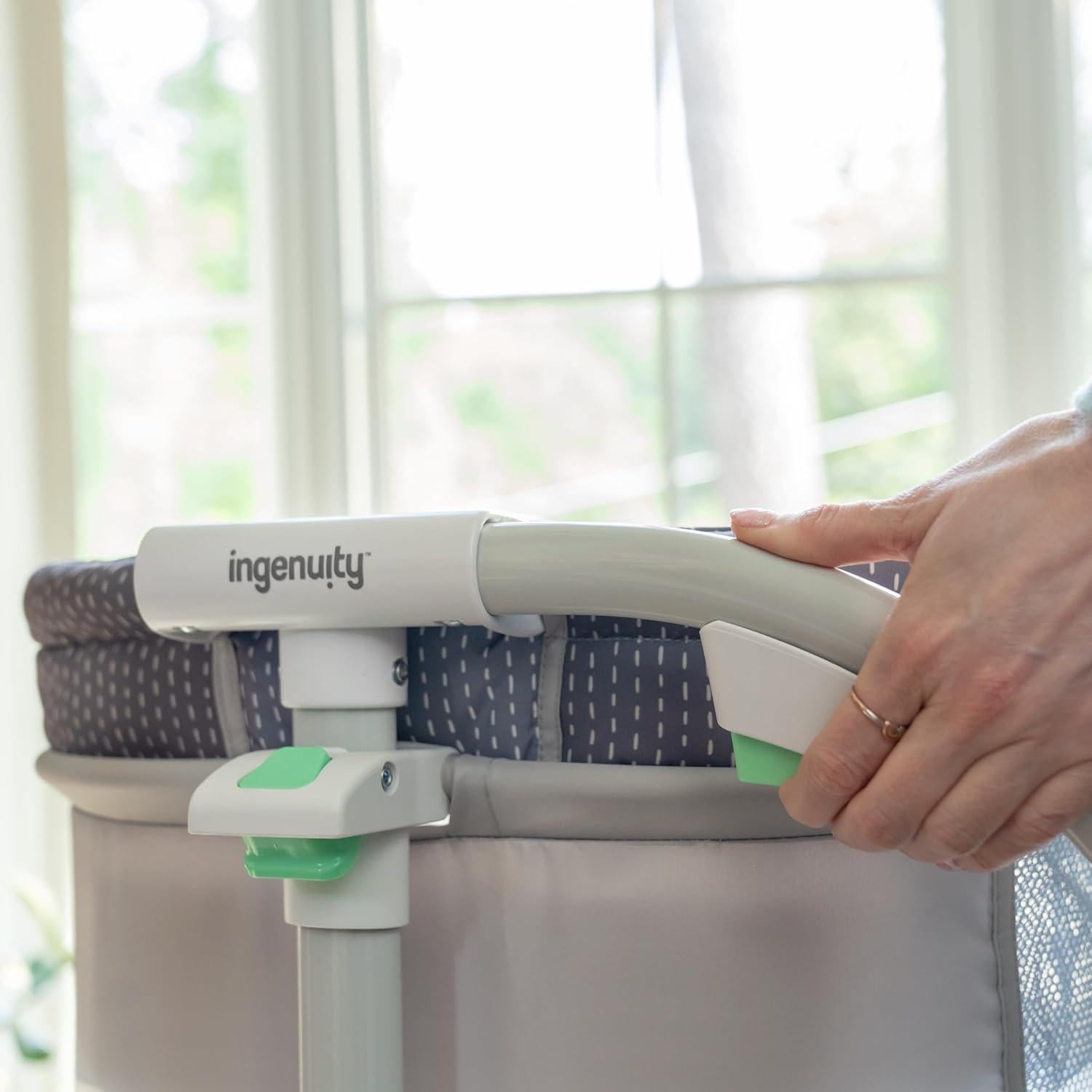 Cuna de lado Ingenuity Dream & Grow con colchón AirLoom - Gris