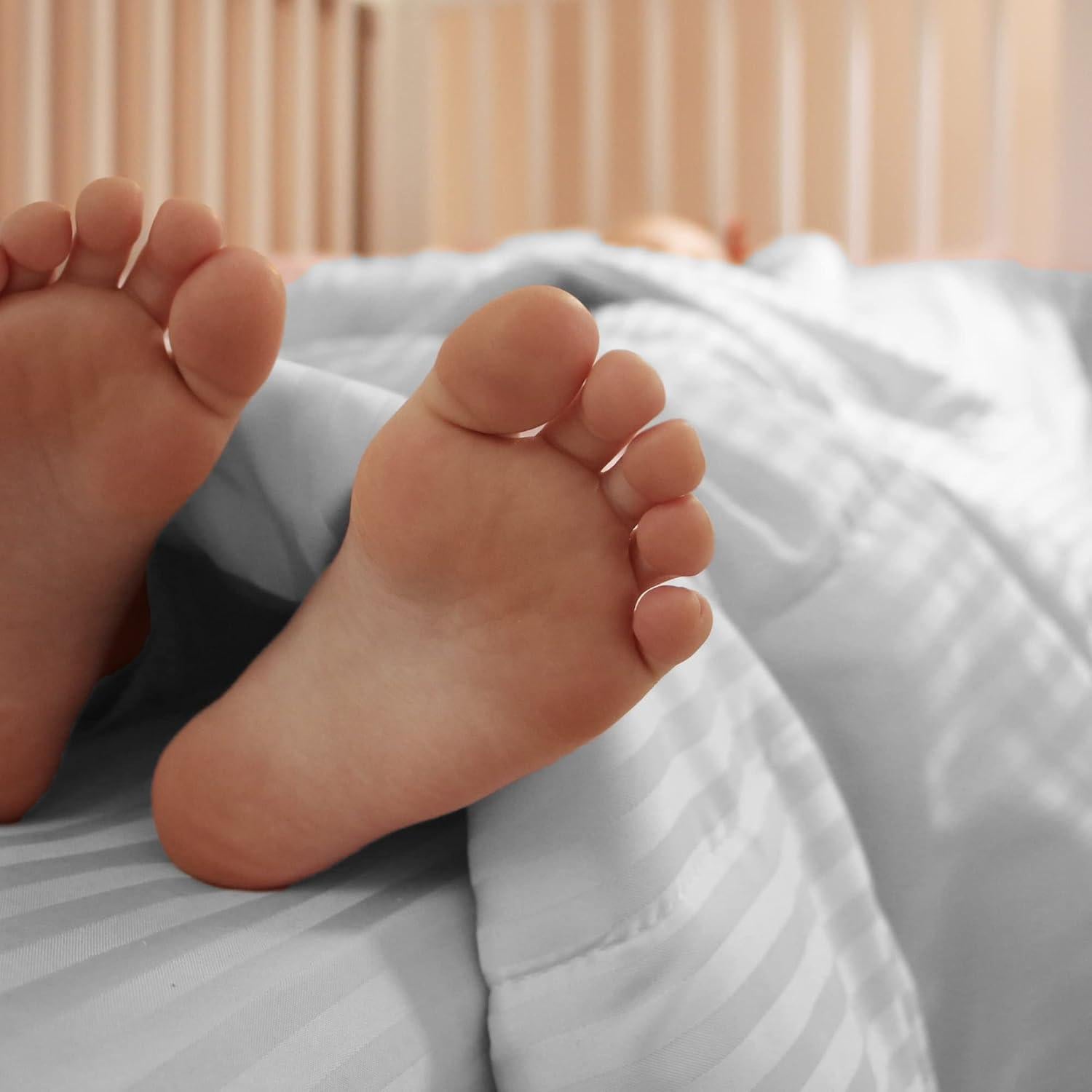 Conjunto de Ropa de Cama Hipoalergénico ZPECC 4 Piezas Rayas Blancas