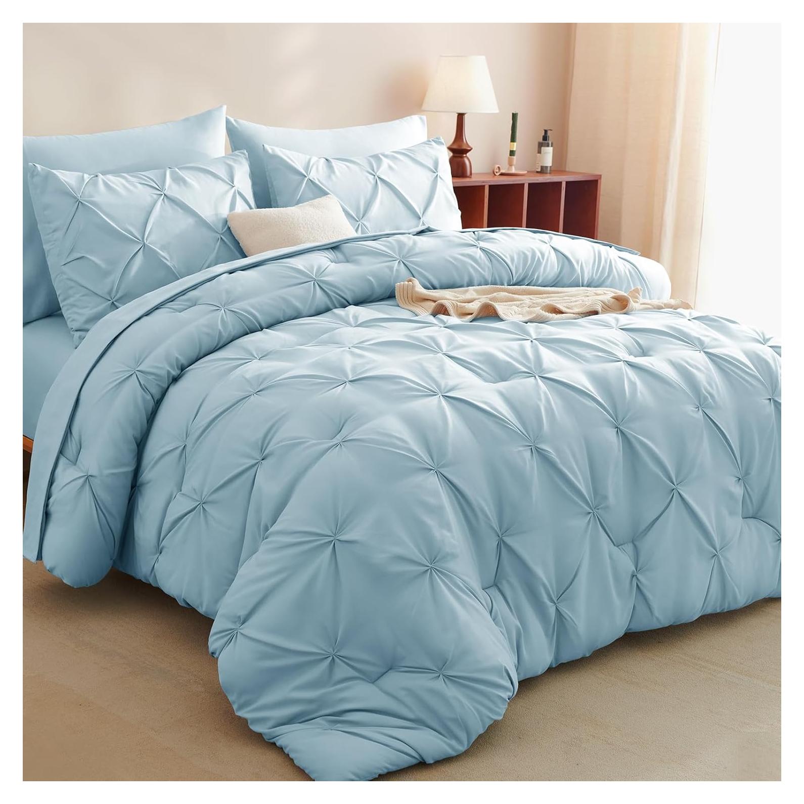 Conjunto de Edredón CozyLux Reina 7 Piezas Azul Claro