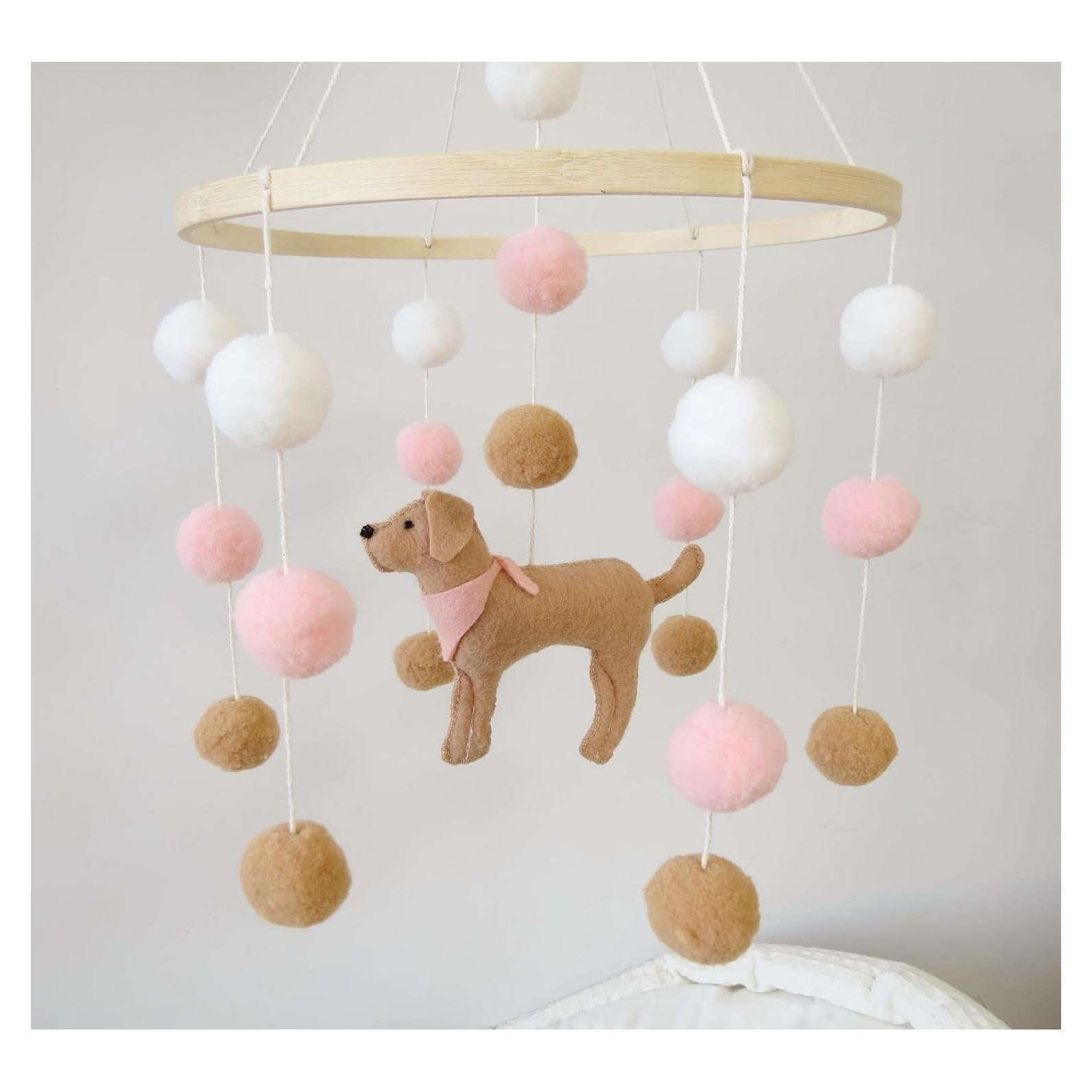 Móvil de Cuna Goukurlsma Tema Perro Rosa con Bolas de Fieltro