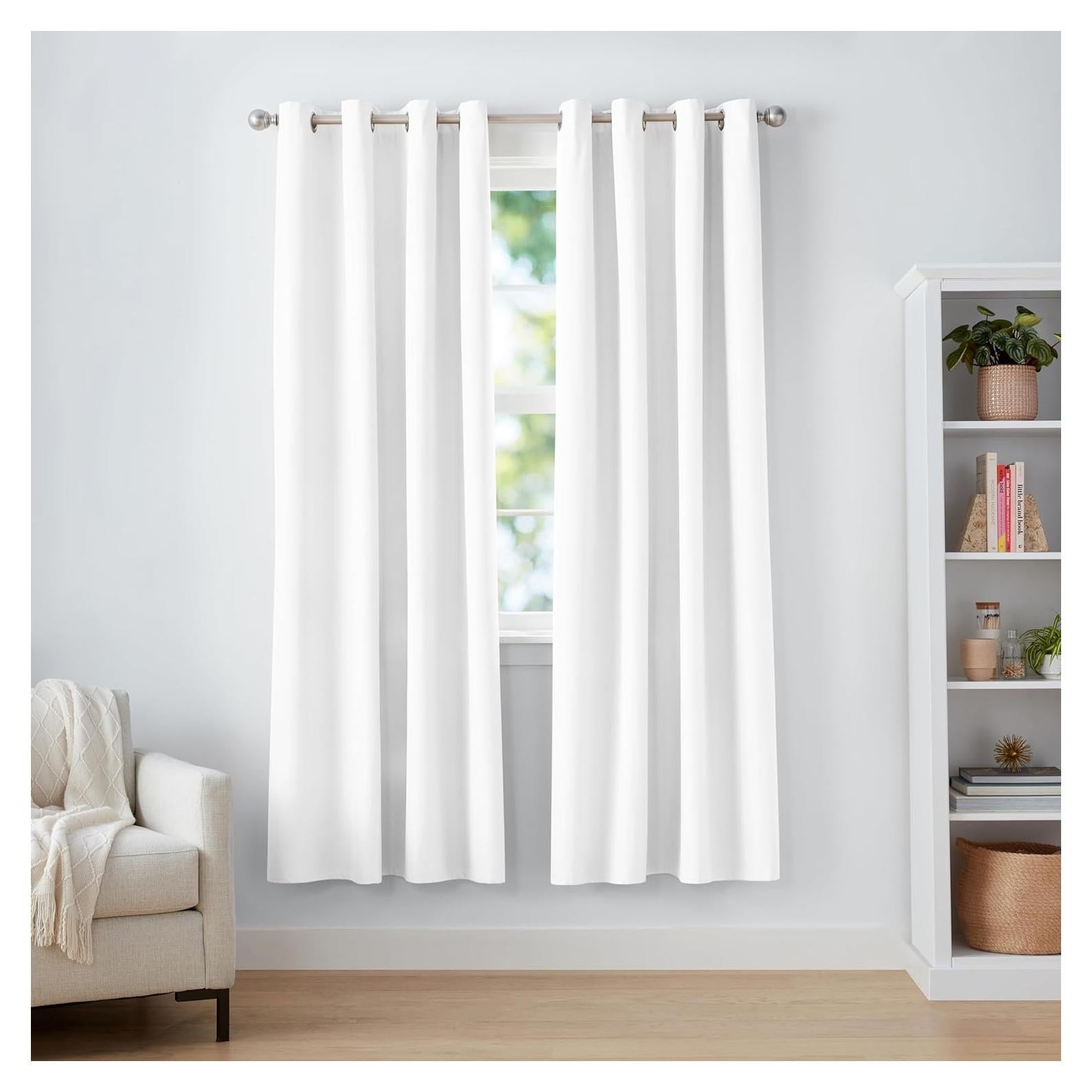 Cortinas Opacas Amazon Basics 2 Paneles 132x213 cm Blanco