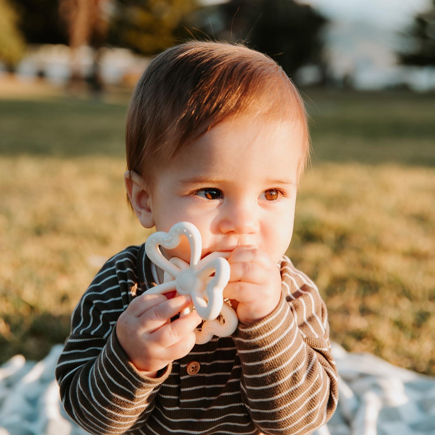 Mordedor de Silicona Haakaa Trébol 100% Grado Alimenticio