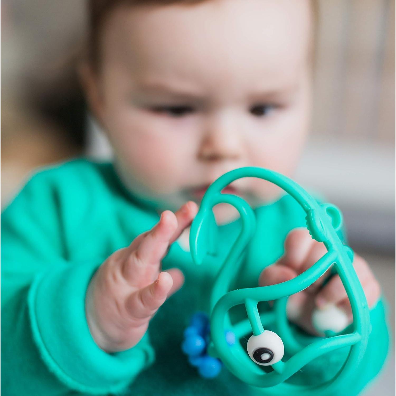 Chupete Nuby Chewy Chums Silicona Ballena 3M+ 81.9g