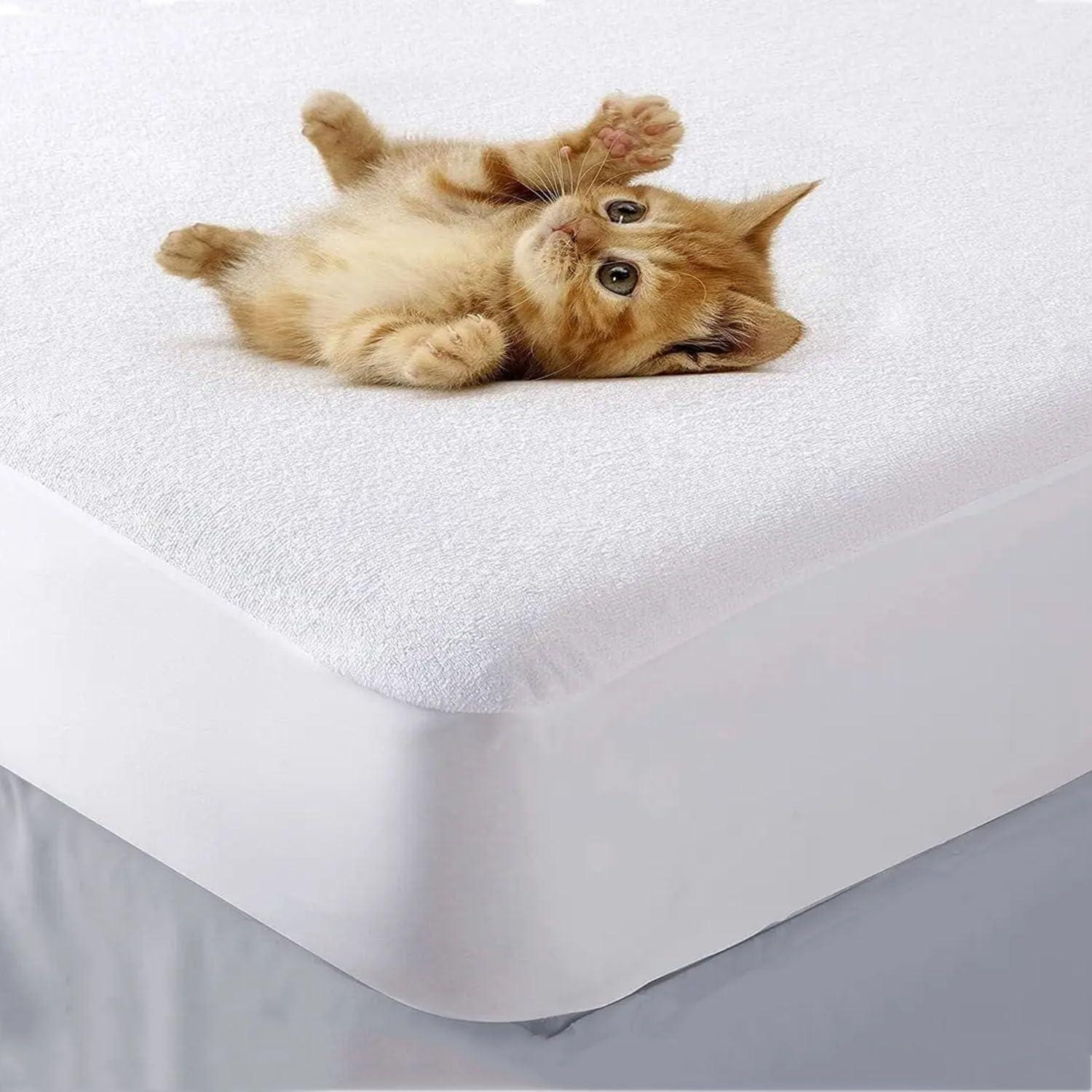 Protector de Colchón Queen Miloll Impermeable y Lavable 12-15"