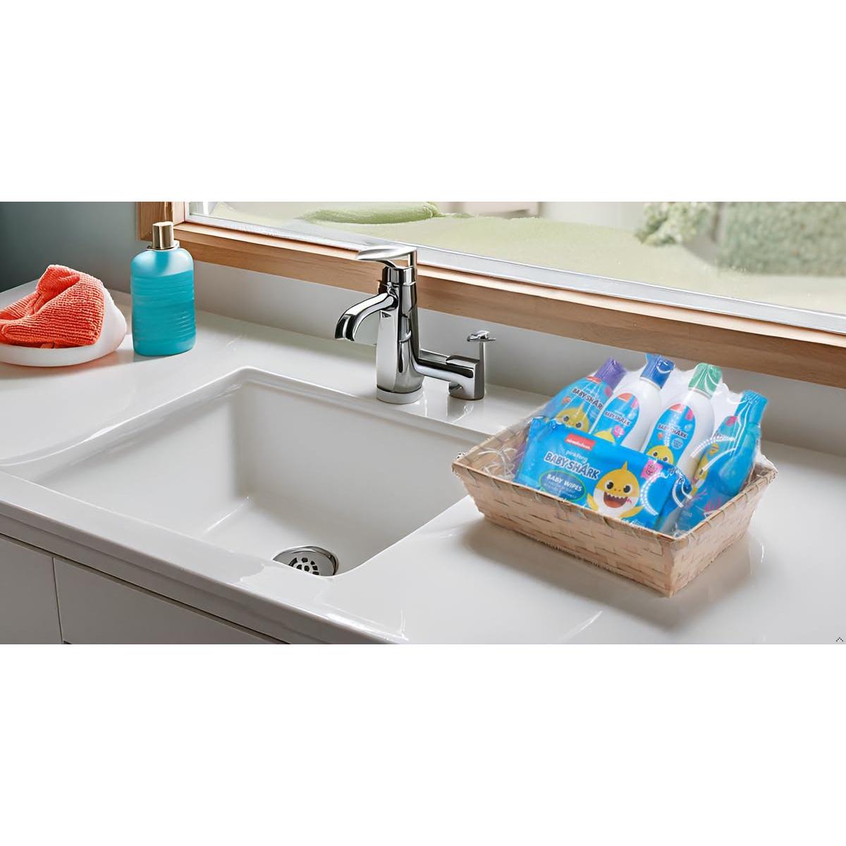 Cesta de Regalo de Baño Baby Shark Primal Elements - Champú, Loción, Gel y Toallitas