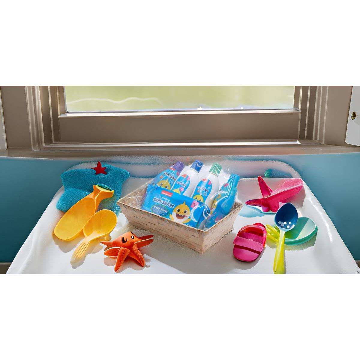 Cesta de Regalo de Baño Baby Shark Primal Elements - Champú, Loción, Gel y Toallitas