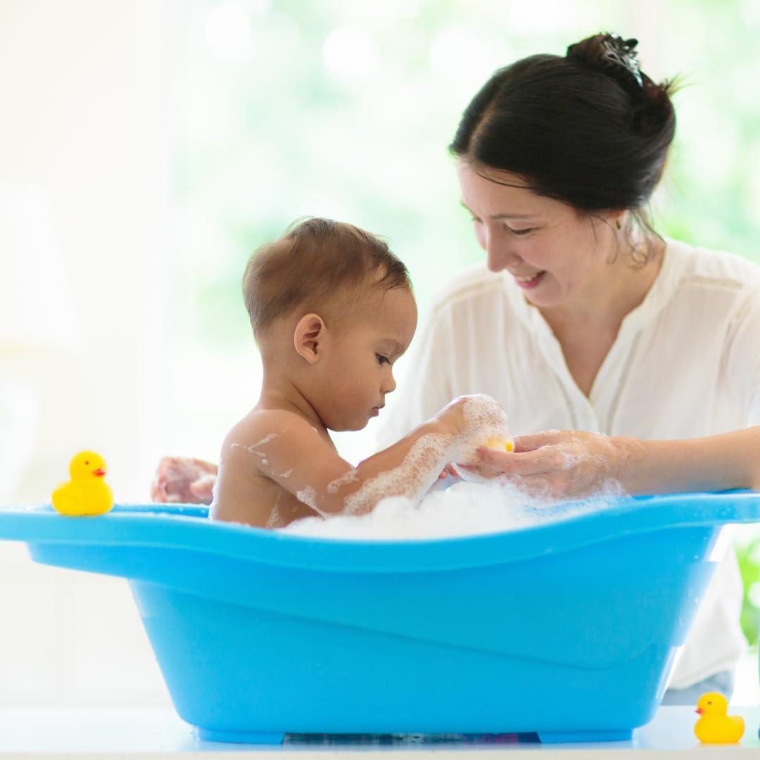 Cesta de Regalo de Baño Baby Shark Primal Elements - Champú, Loción, Gel y Toallitas