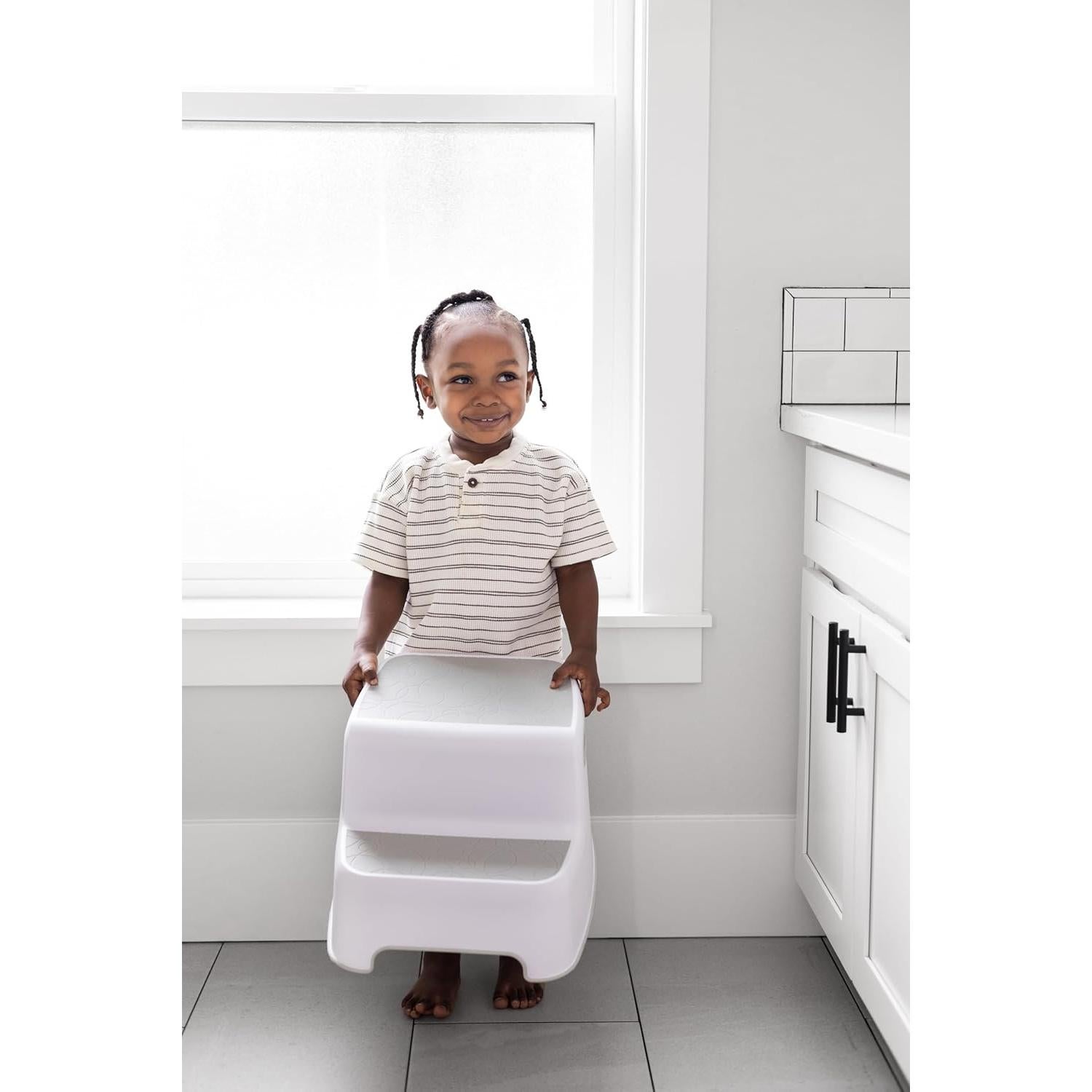 Escalón de 2 Pasos Ubbi Antideslizante para Niños - 79.4 kg